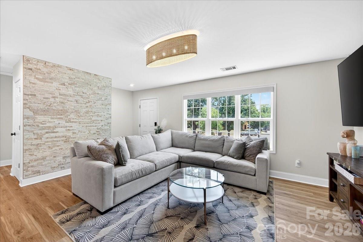 1511 Abbey Court — Belmont