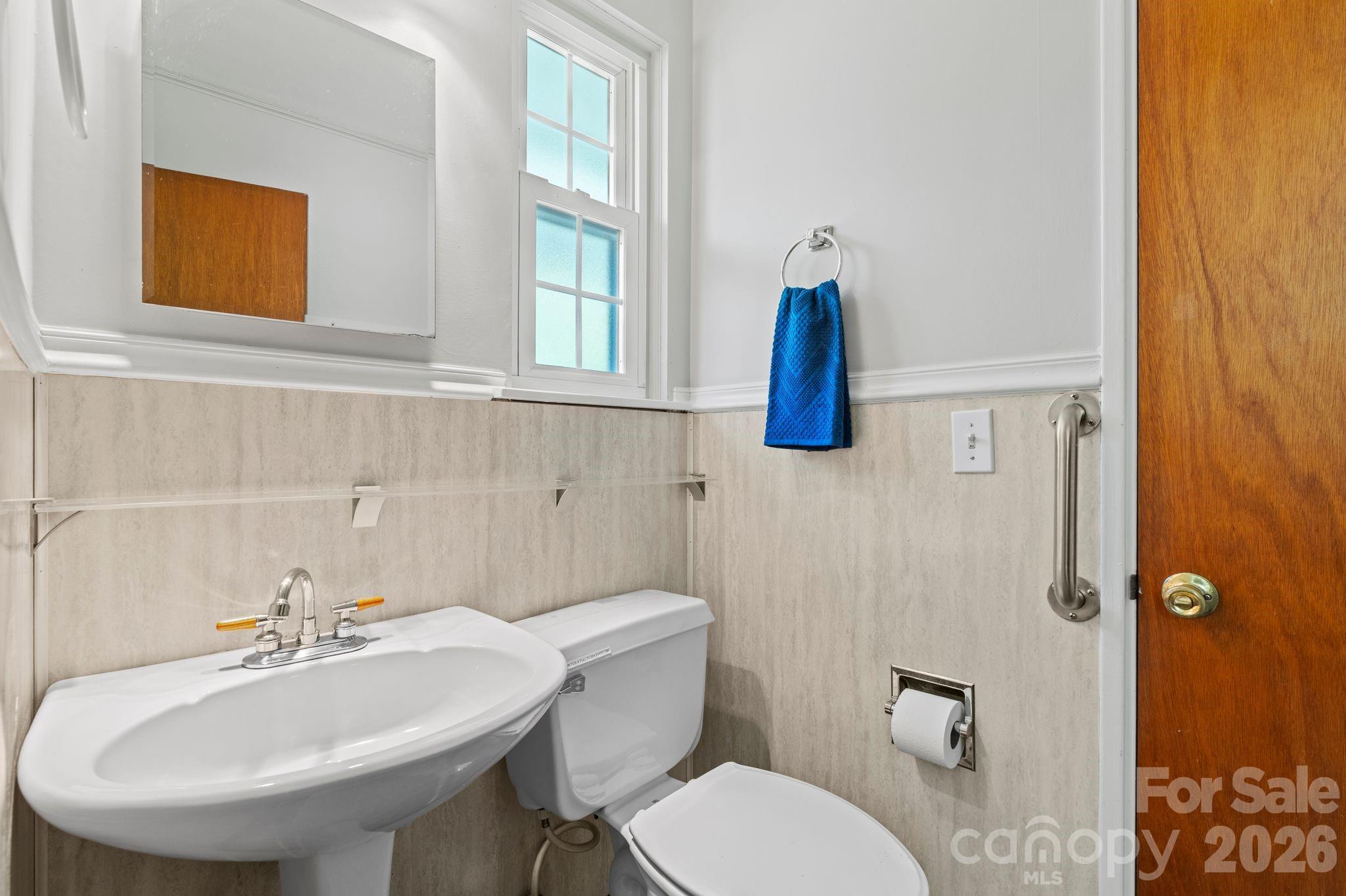 107 Appledore Avenue — Hendersonville