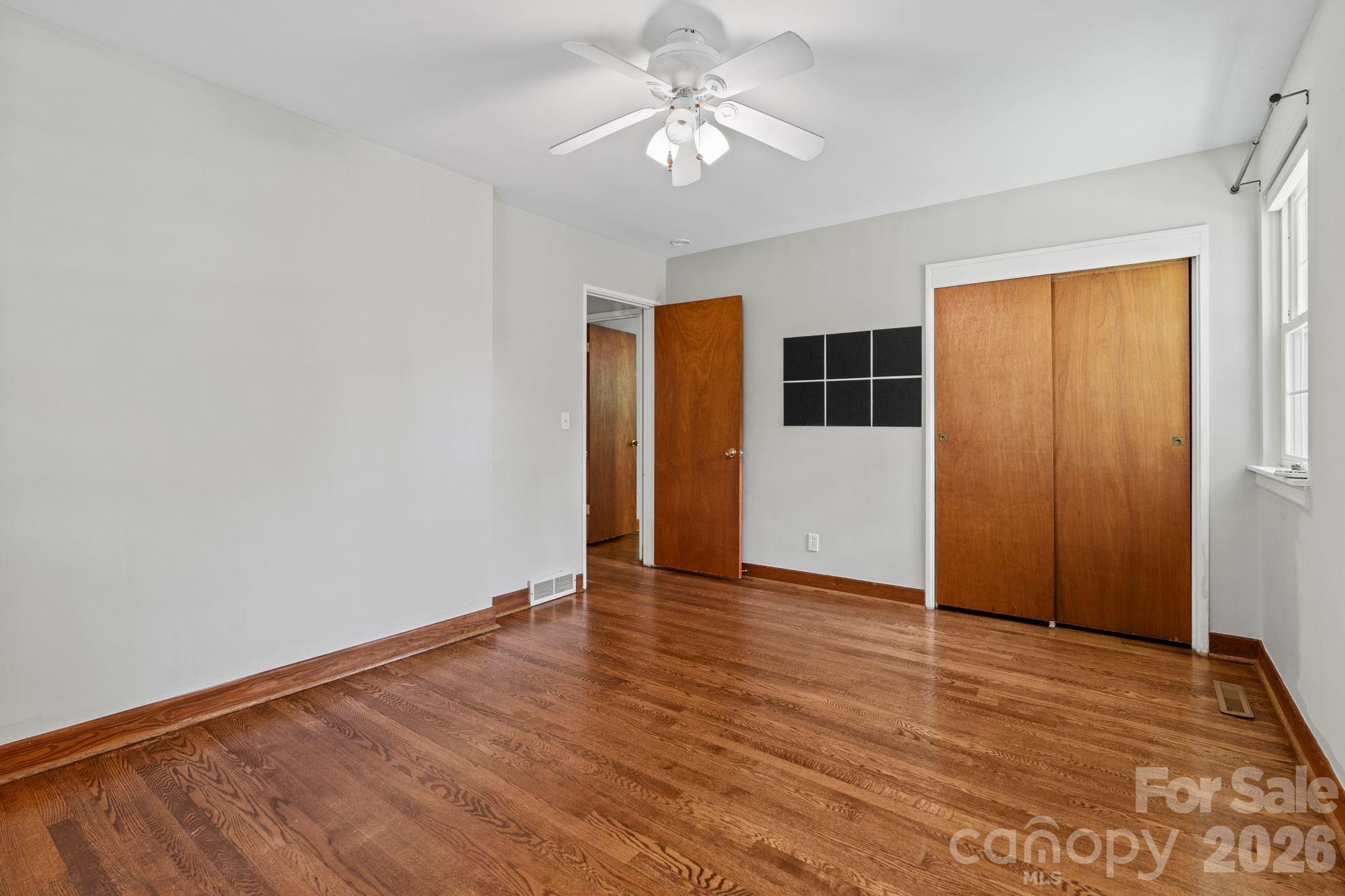 107 Appledore Avenue — Hendersonville