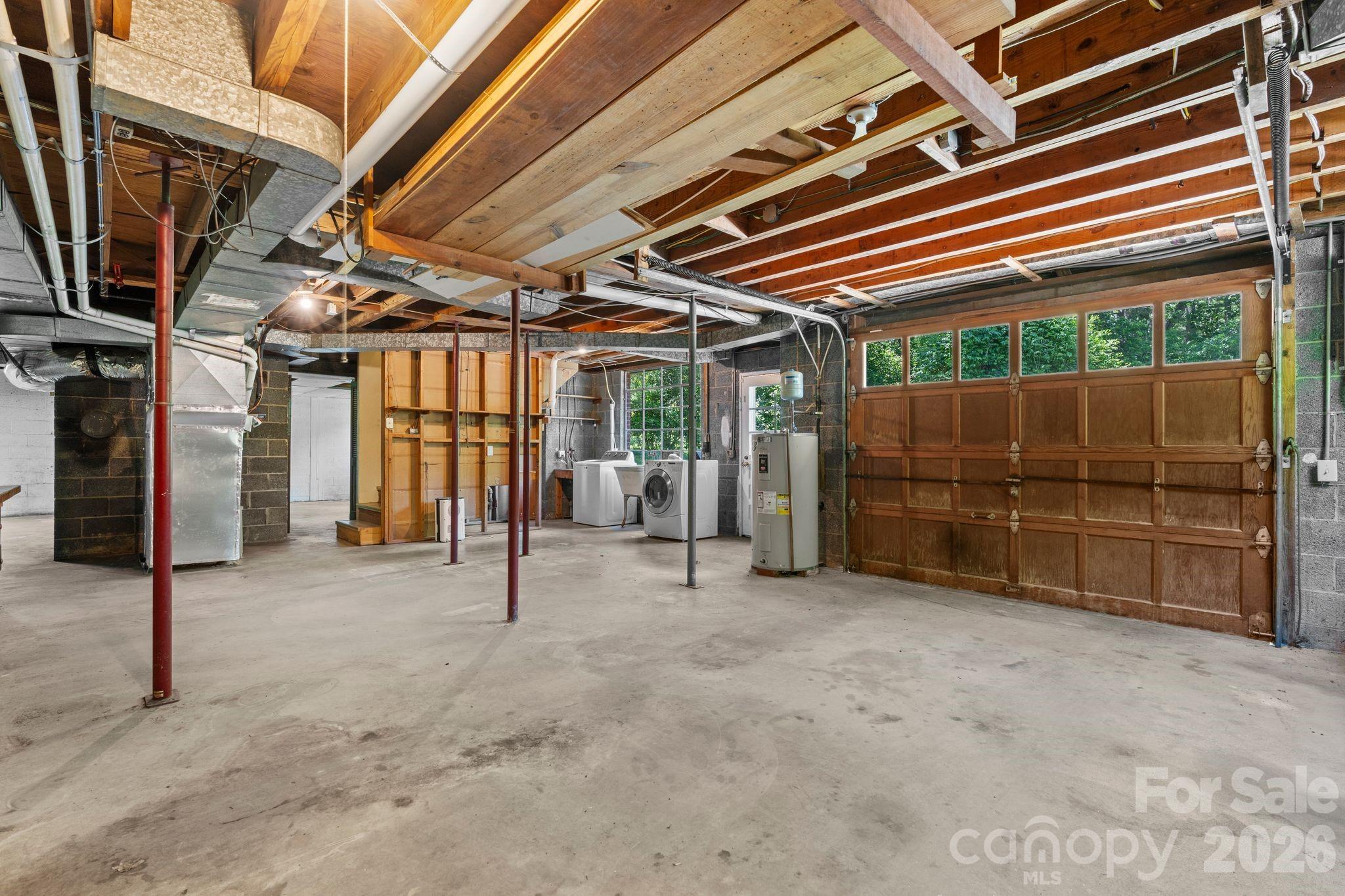 107 Appledore Avenue — Hendersonville