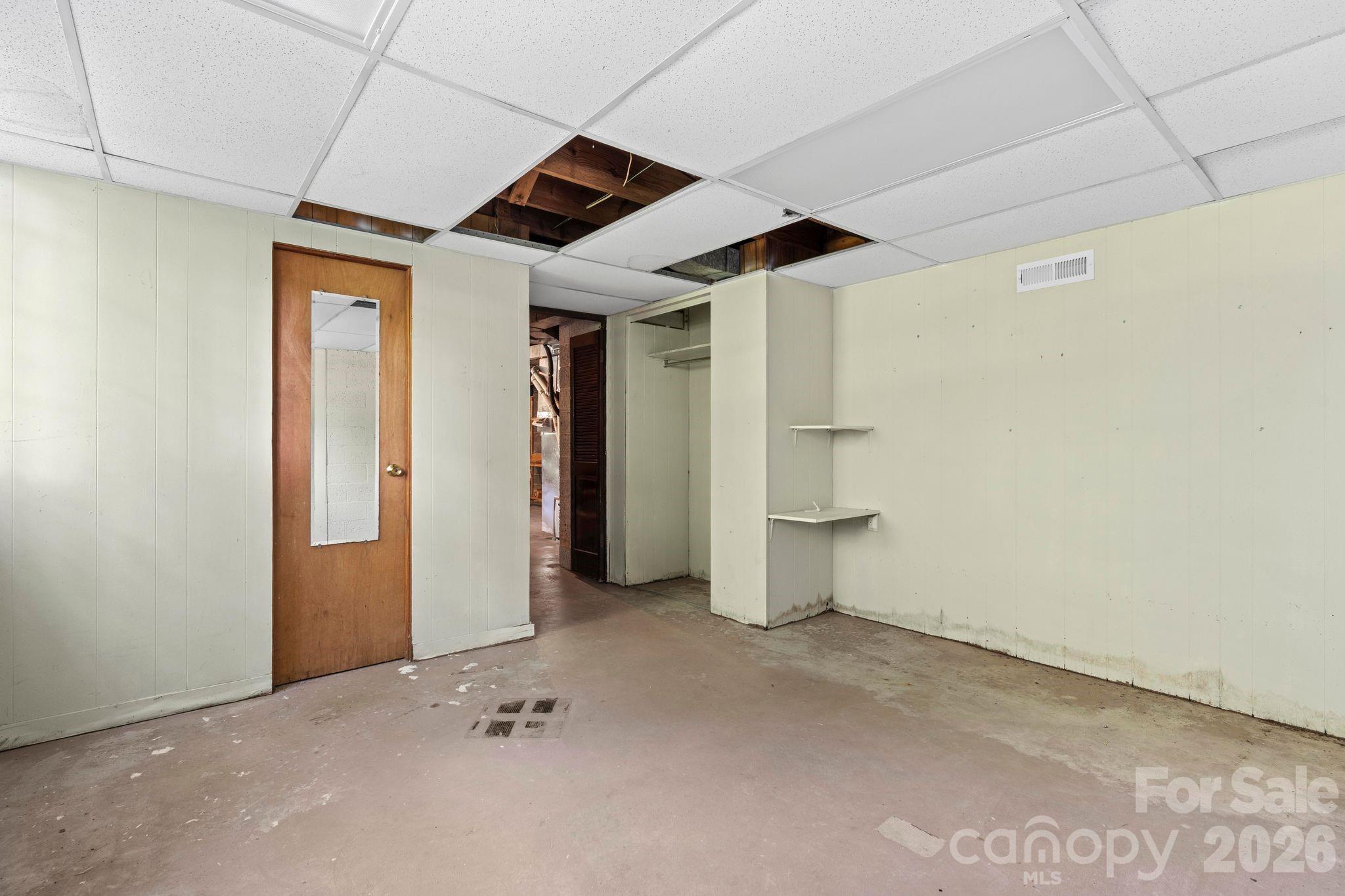 107 Appledore Avenue — Hendersonville