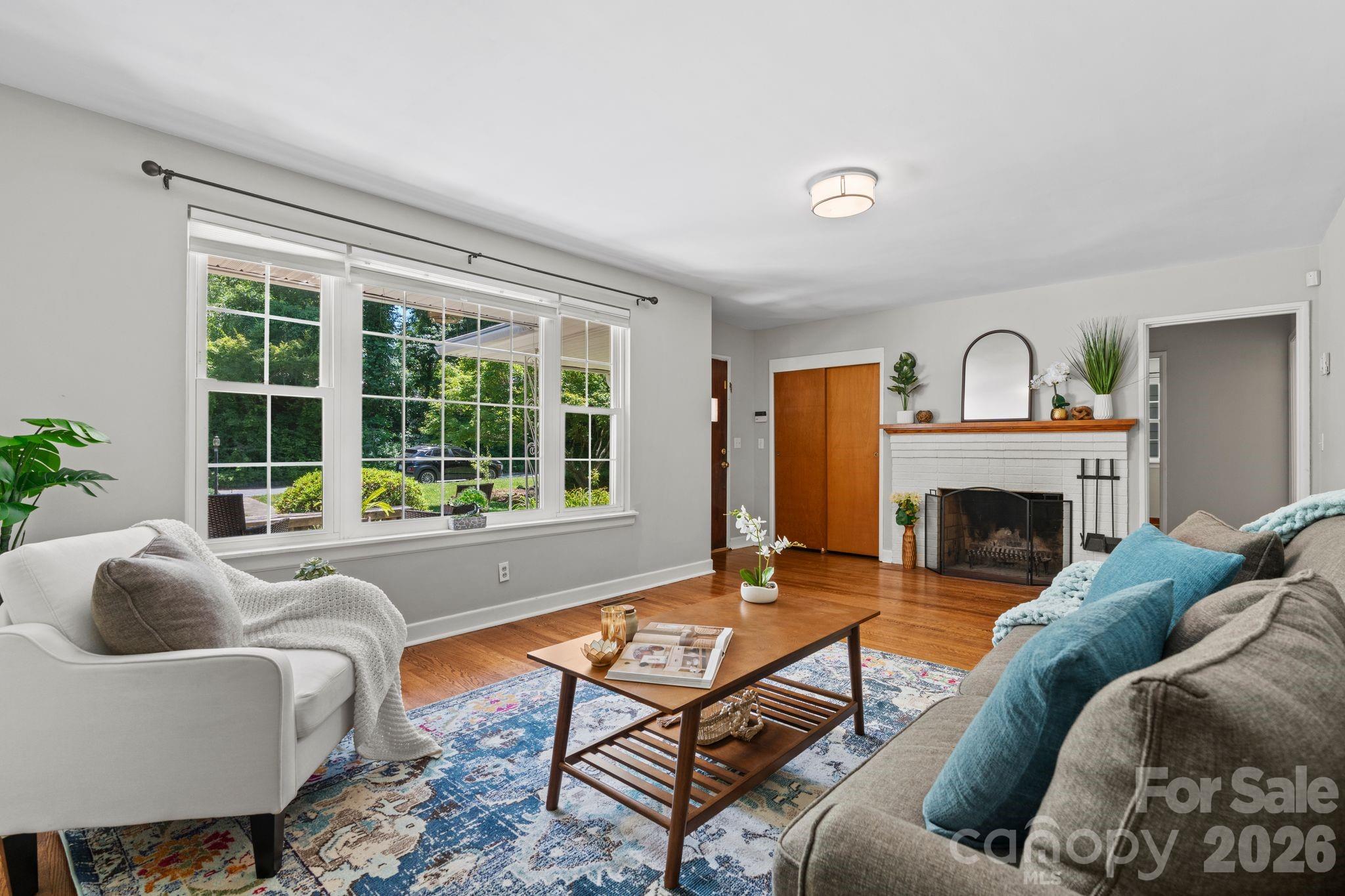 107 Appledore Avenue — Hendersonville