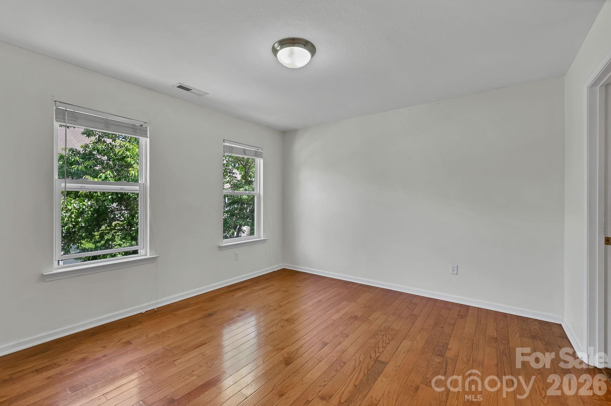 85 Rotunda Circle — Asheville