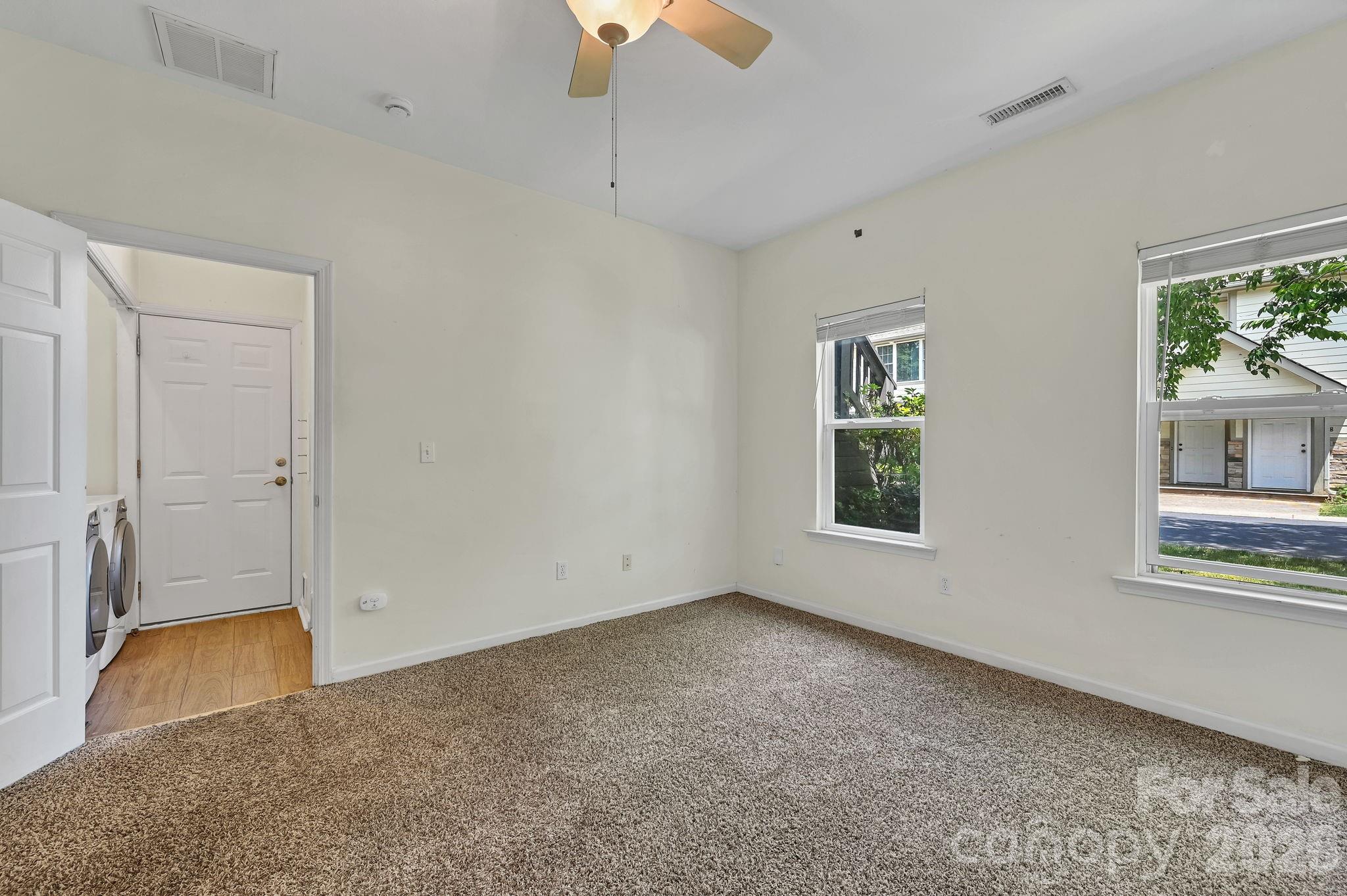85 Rotunda Circle — Asheville