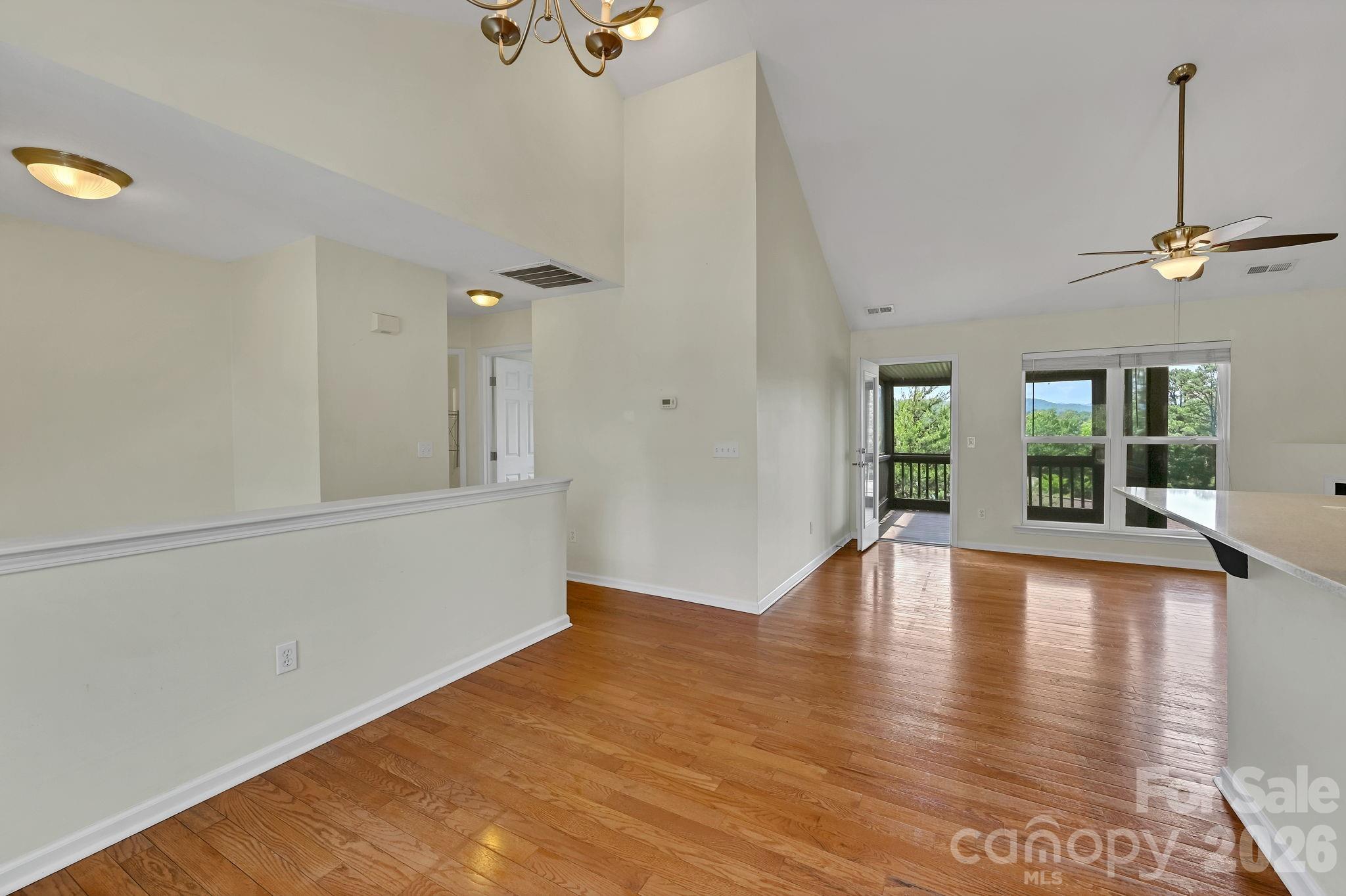 85 Rotunda Circle — Asheville