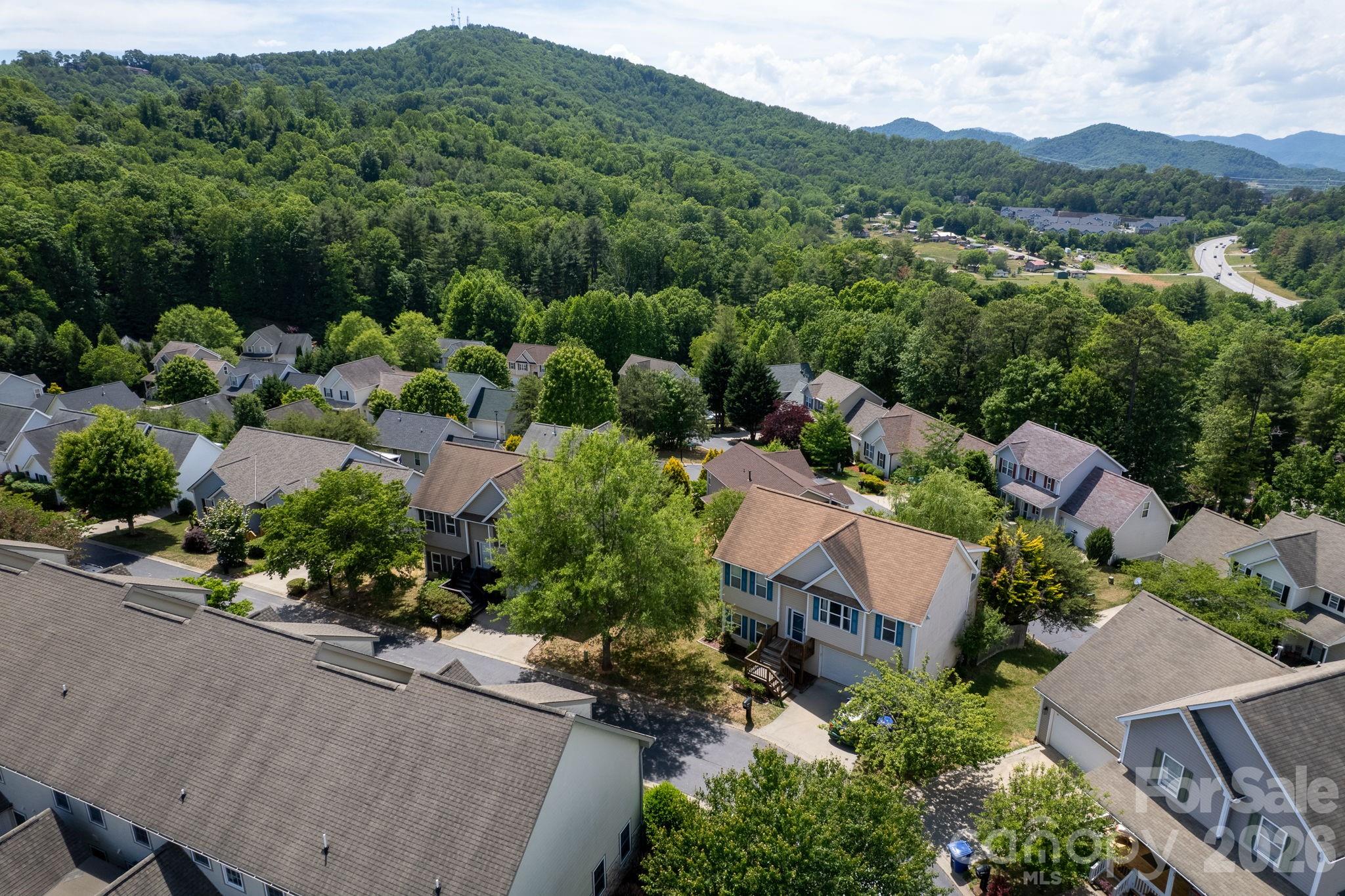85 Rotunda Circle — Asheville