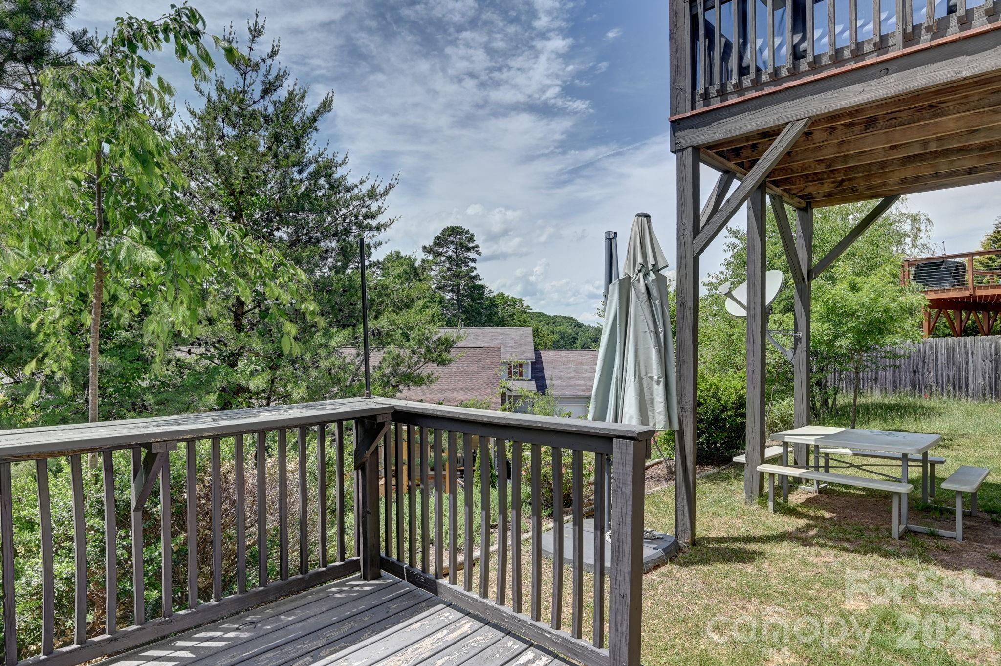 85 Rotunda Circle — Asheville