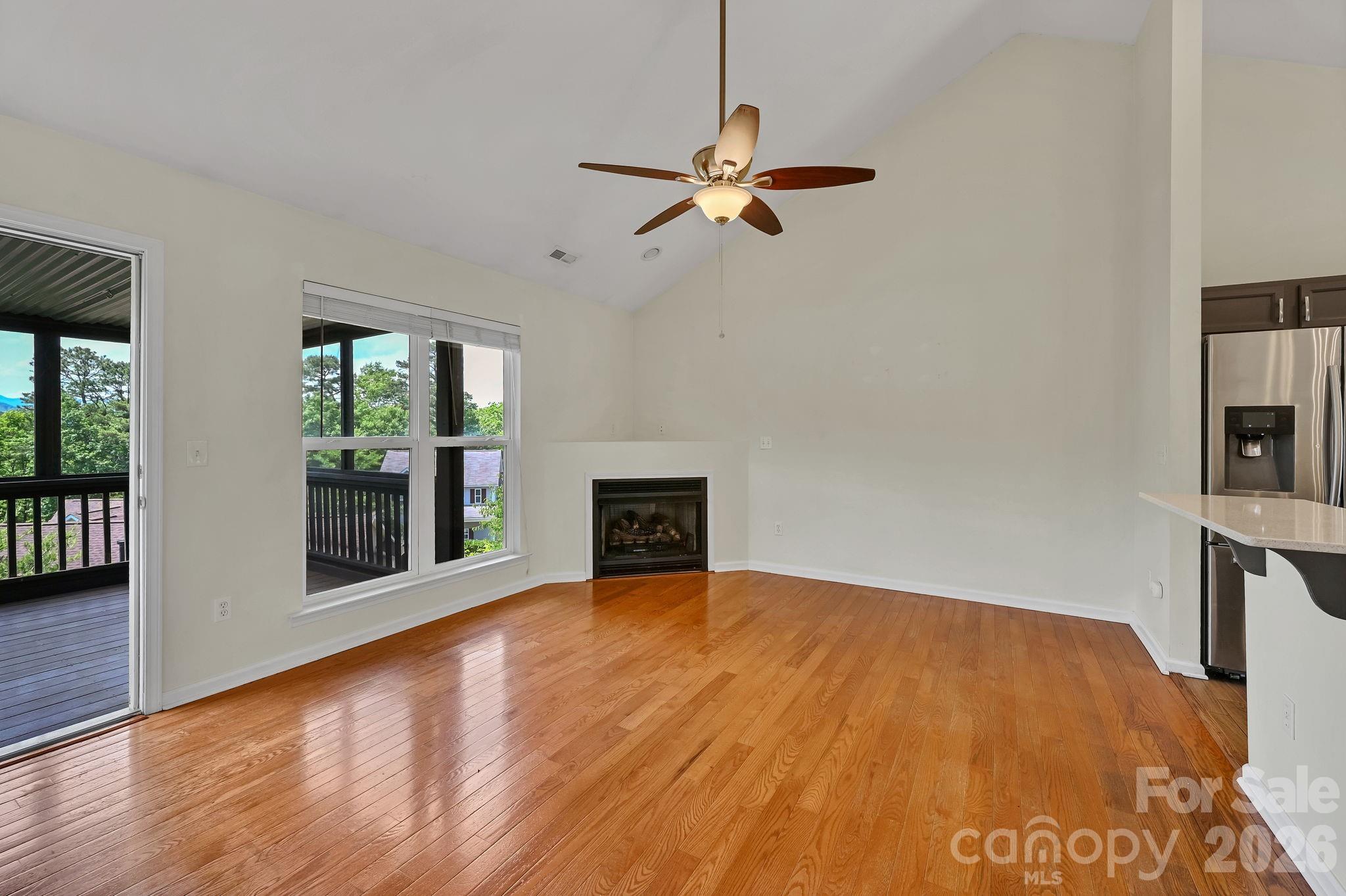 85 Rotunda Circle — Asheville