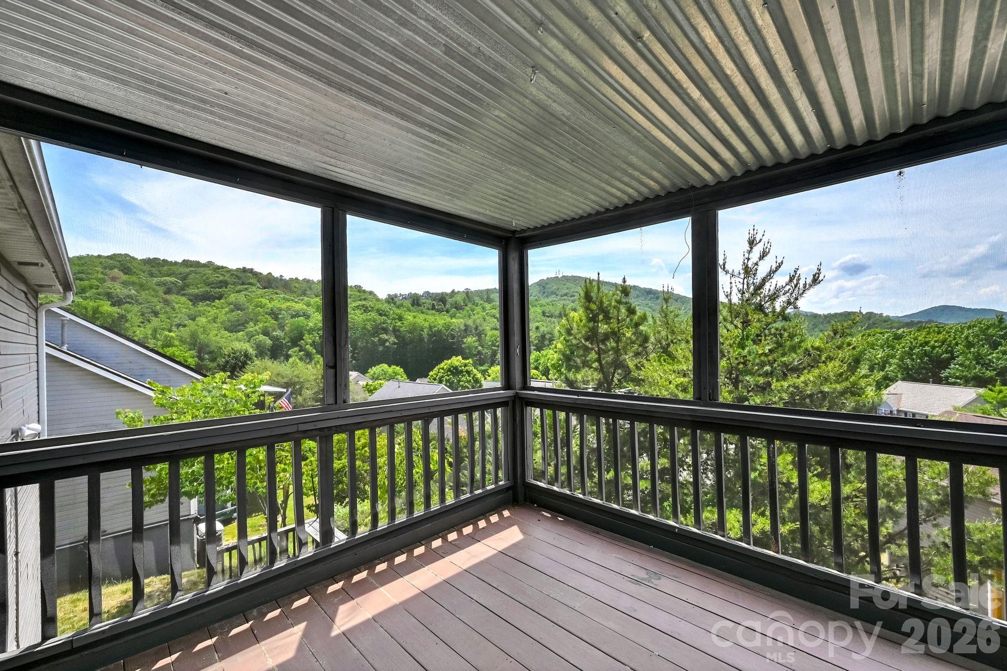 85 Rotunda Circle — Asheville