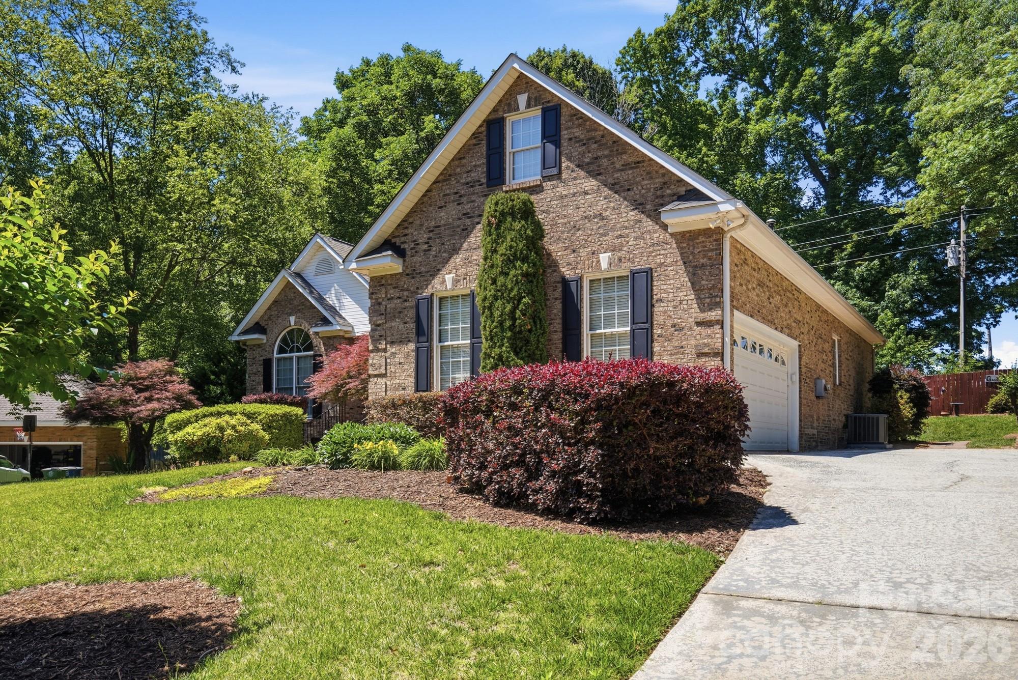 2640 Willowbrook Drive — Matthews
