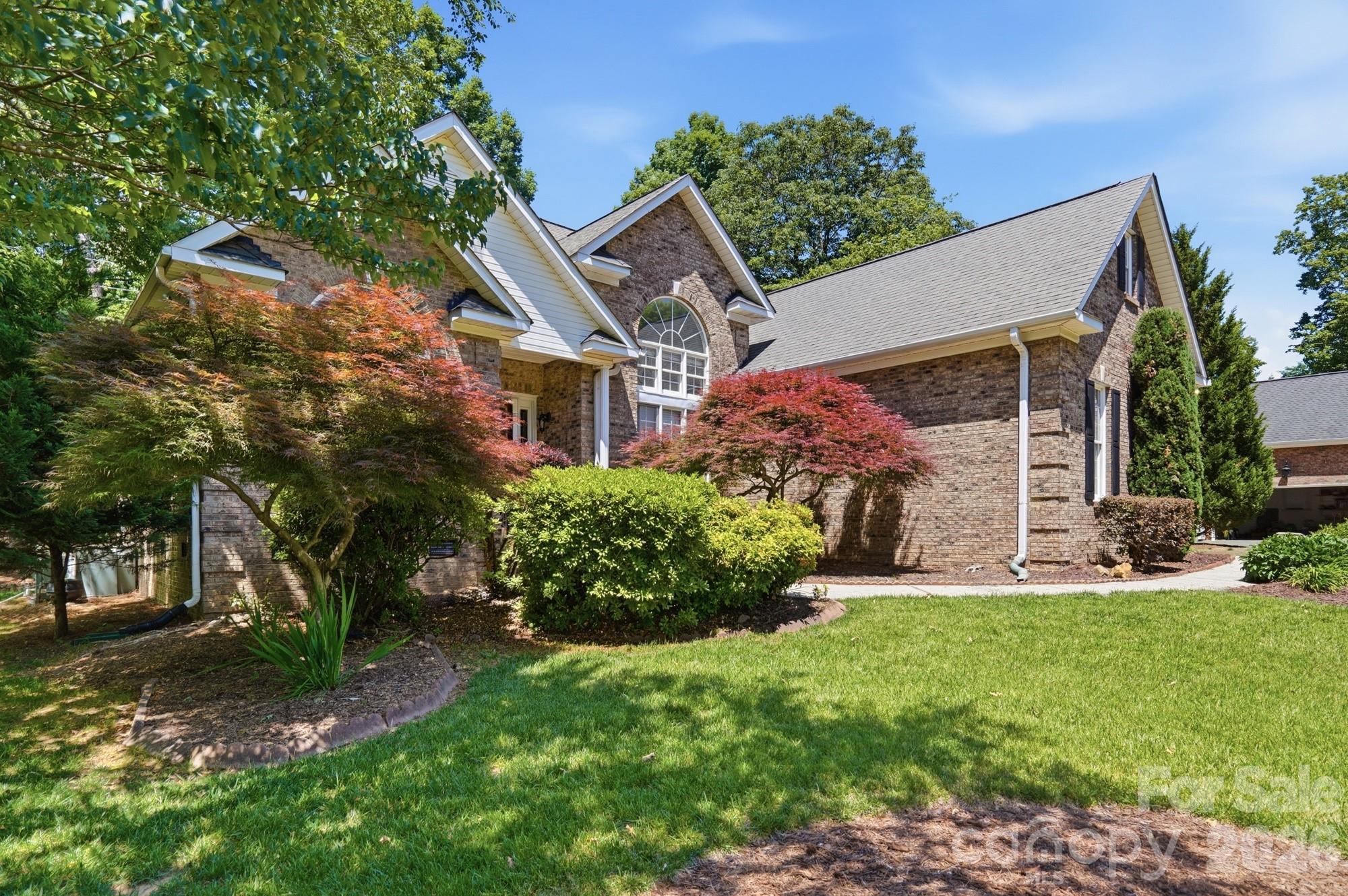 2640 Willowbrook Drive — Matthews