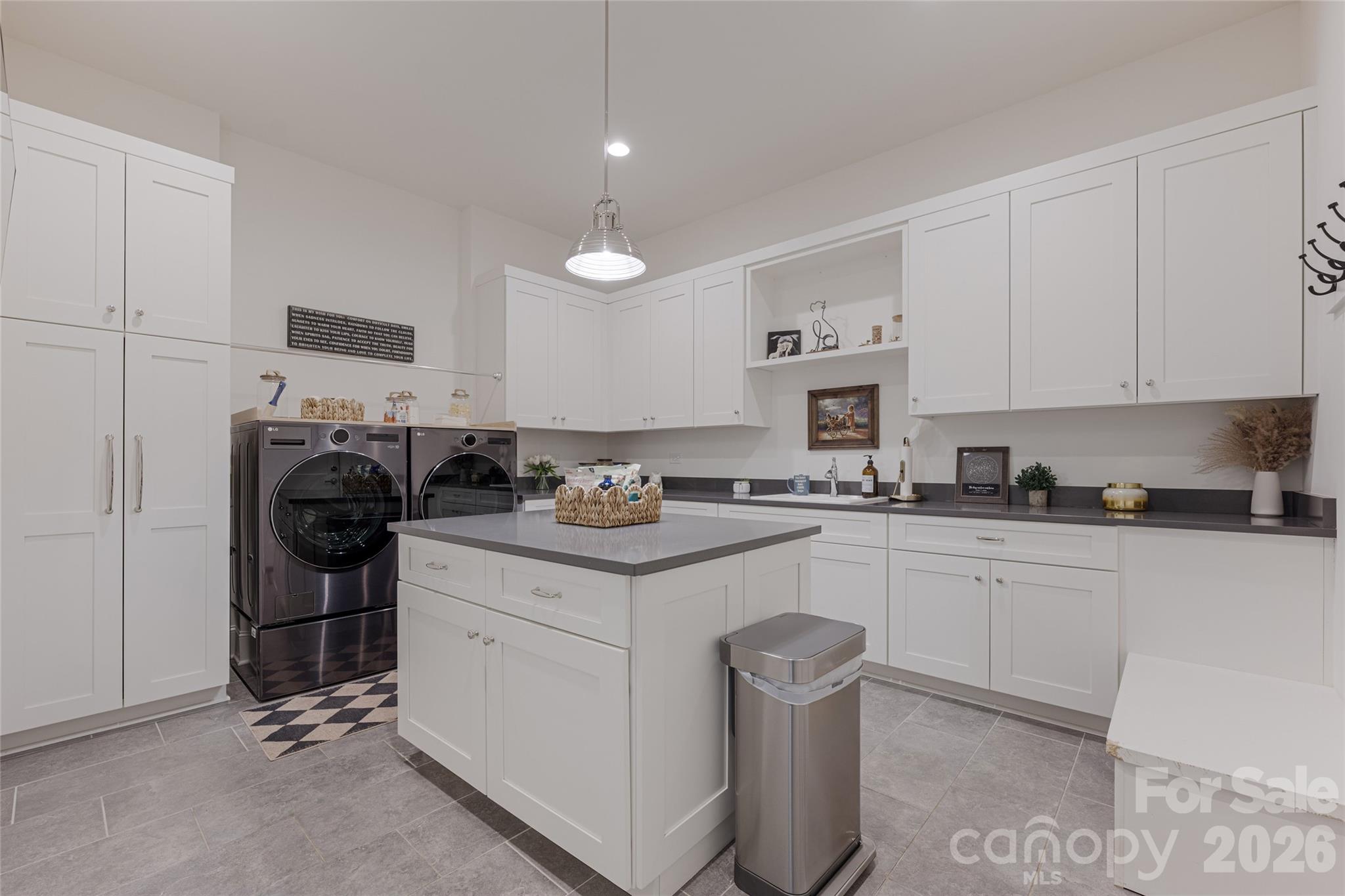 10201 Laurier Lane — Huntersville