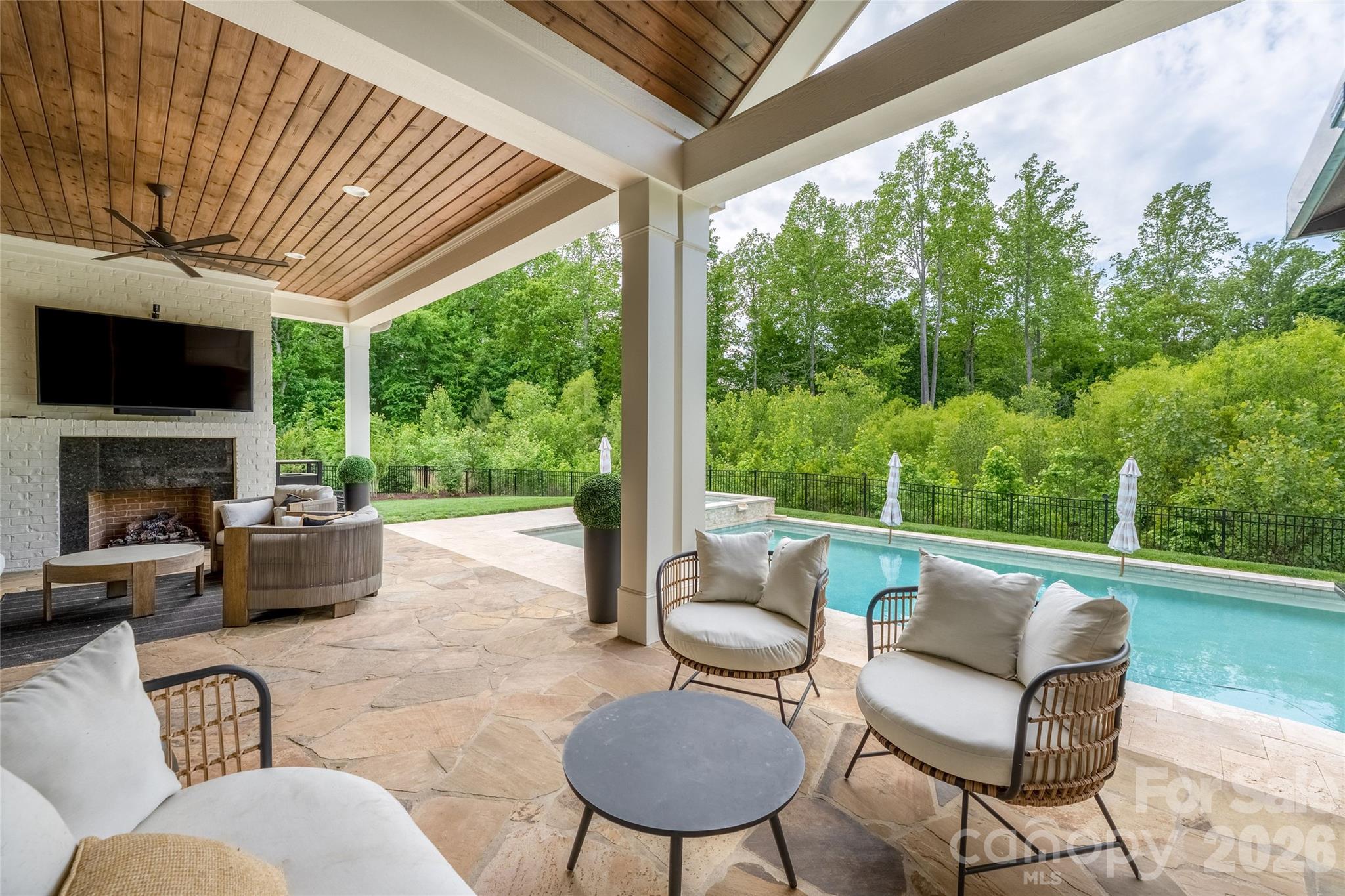 10201 Laurier Lane — Huntersville