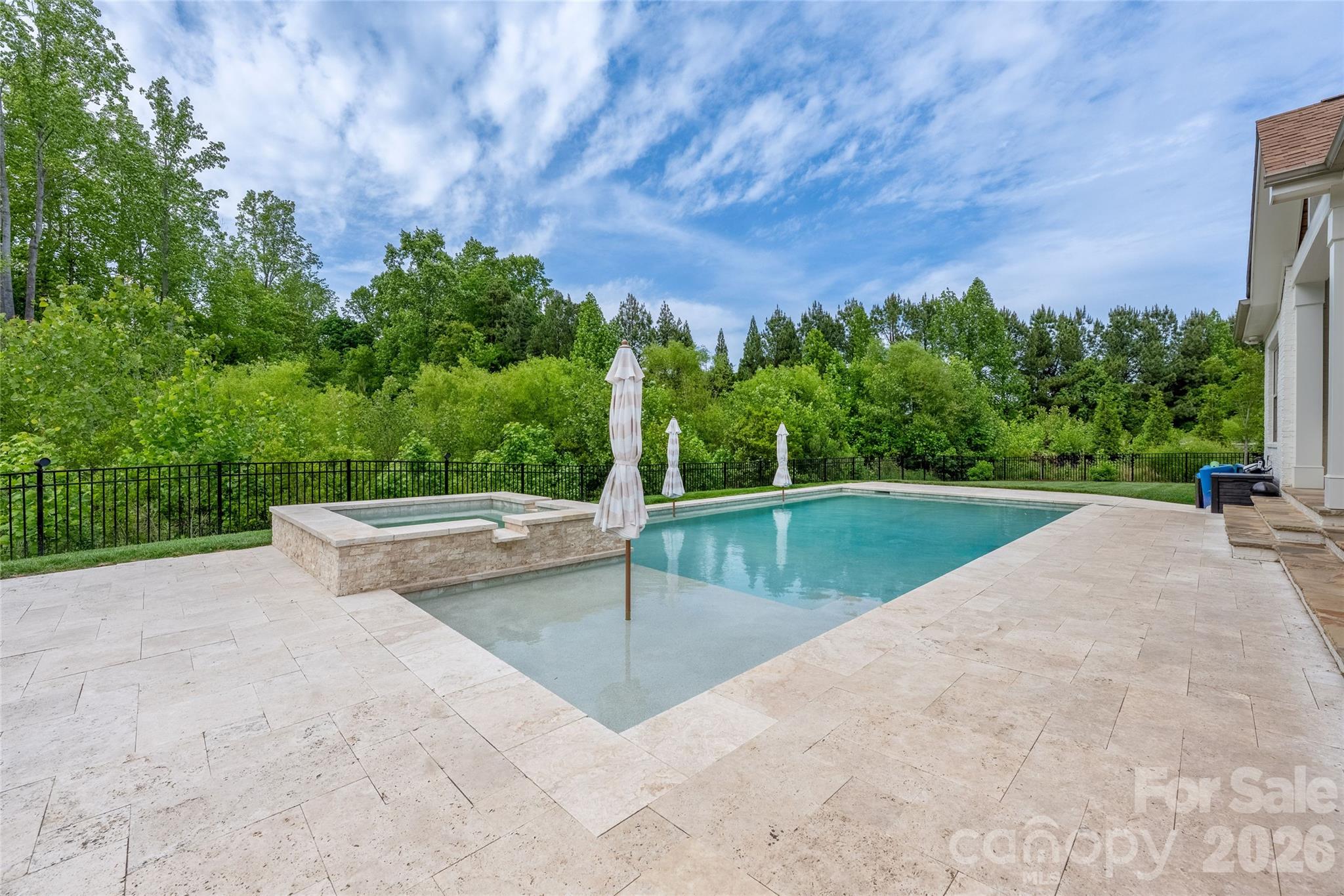 10201 Laurier Lane — Huntersville