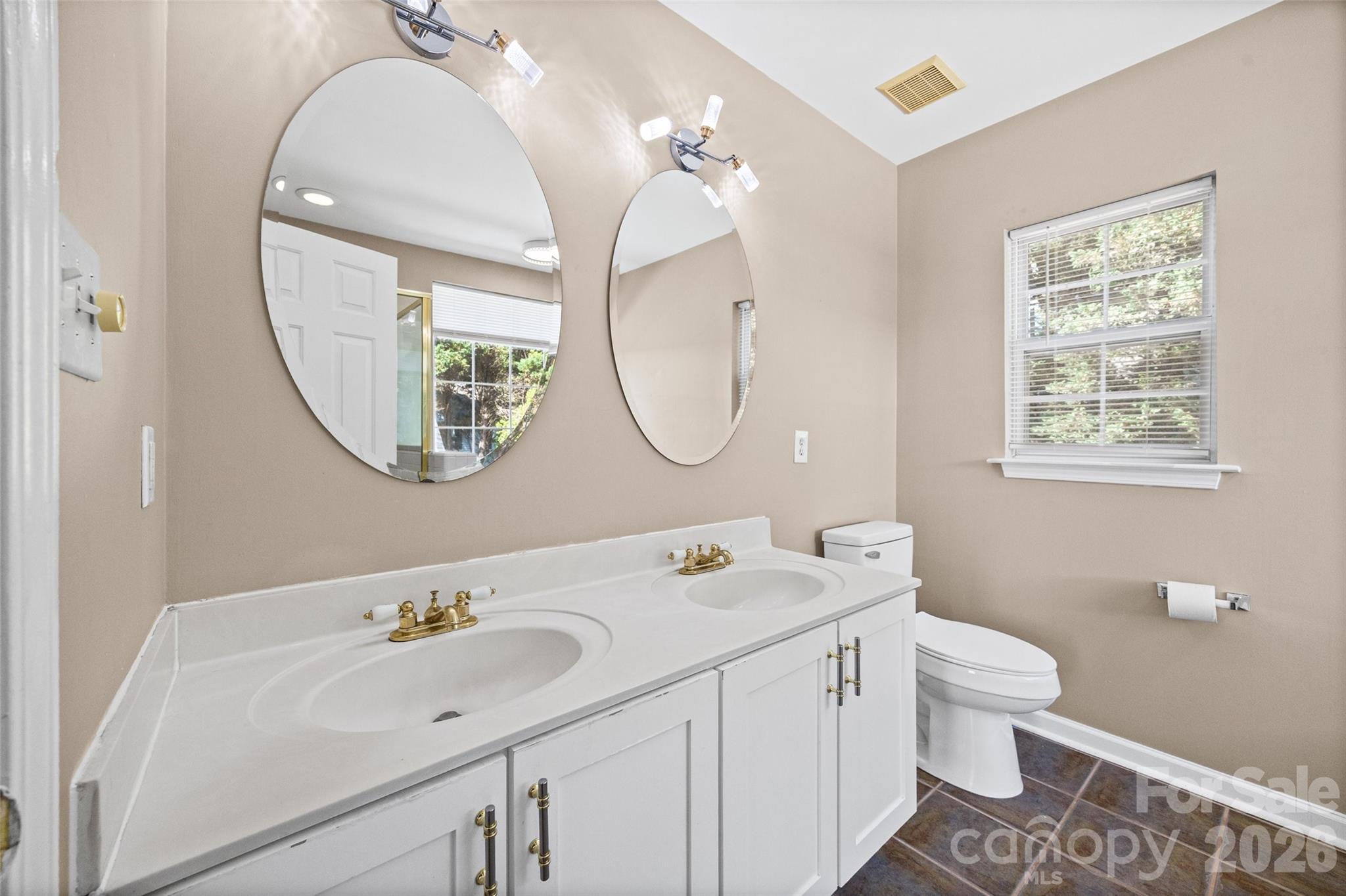 10425 Quiet Bay Court — Charlotte