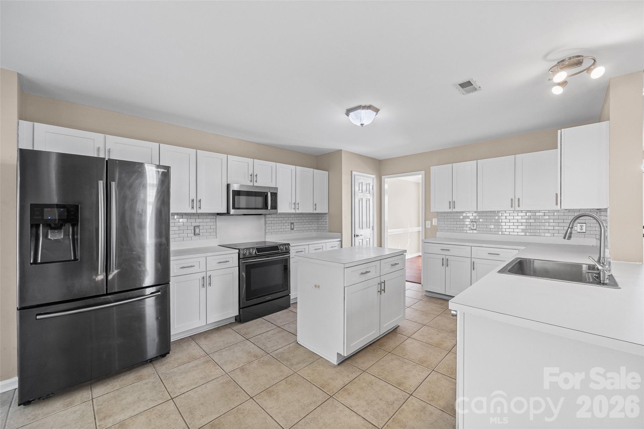 10425 Quiet Bay Court — Charlotte