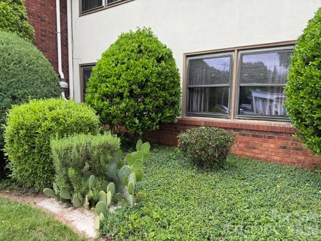 427 6th Avenue W #A-12 — Hendersonville