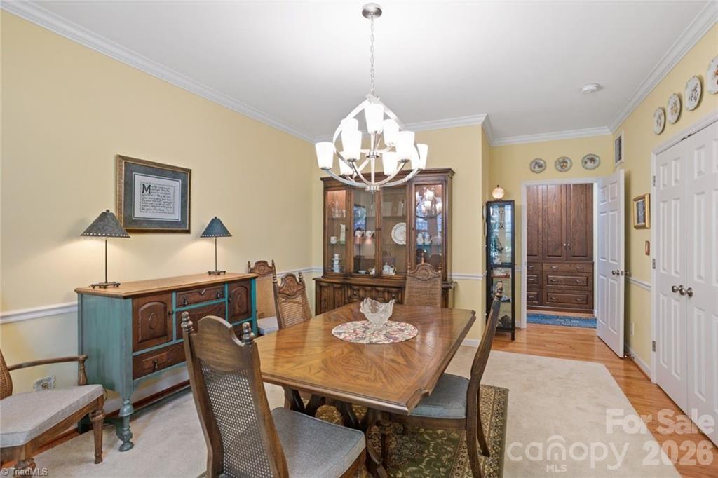 144 Riverside Court — Lexington