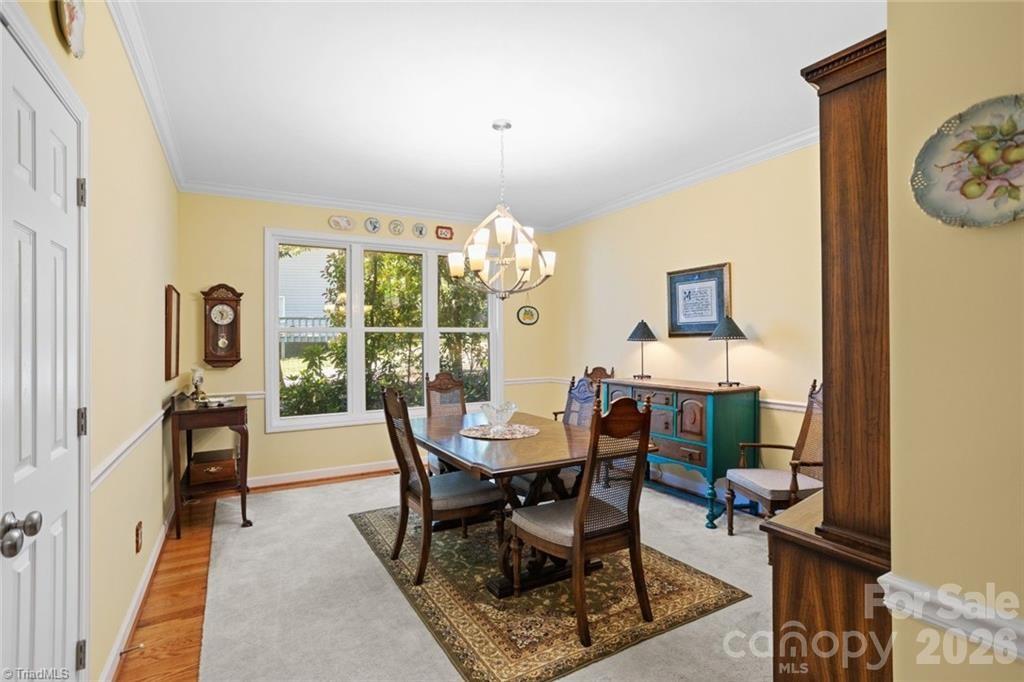 144 Riverside Court — Lexington