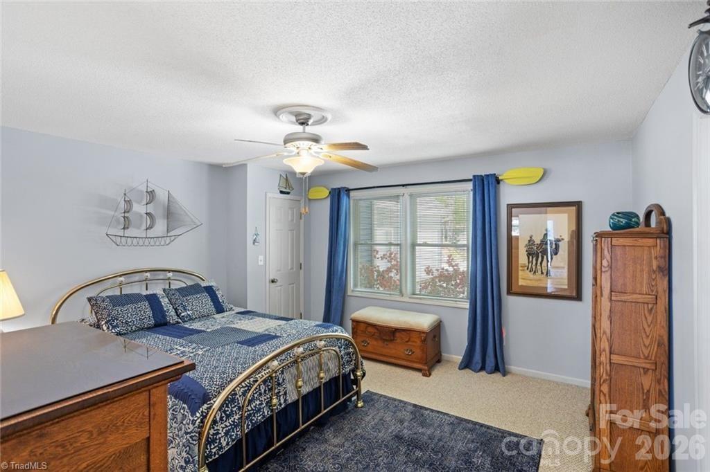 144 Riverside Court — Lexington