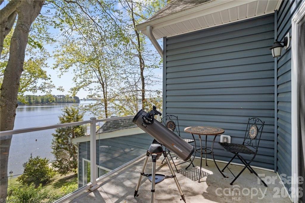 144 Riverside Court — Lexington