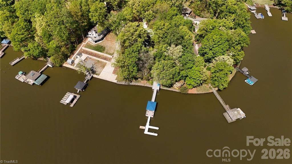144 Riverside Court — Lexington