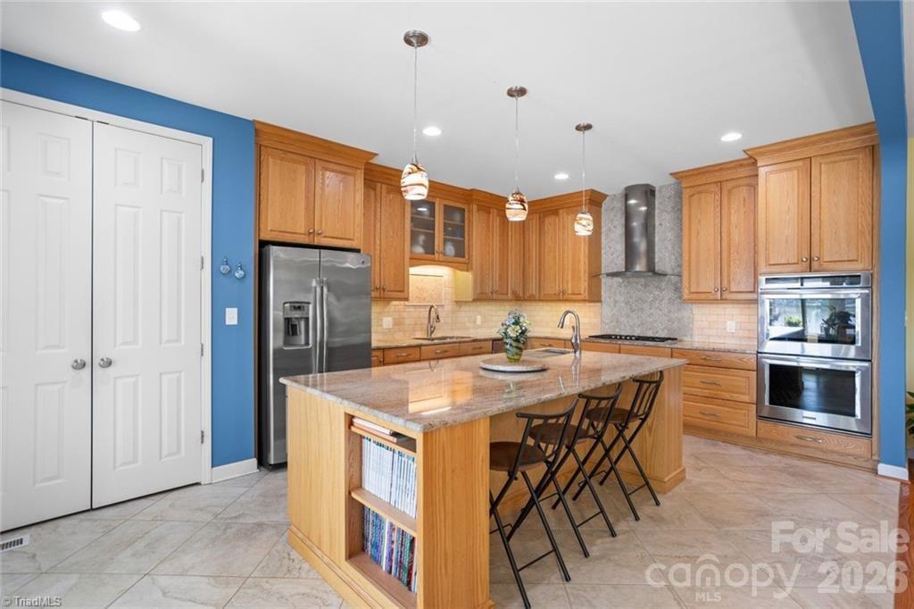 144 Riverside Court — Lexington