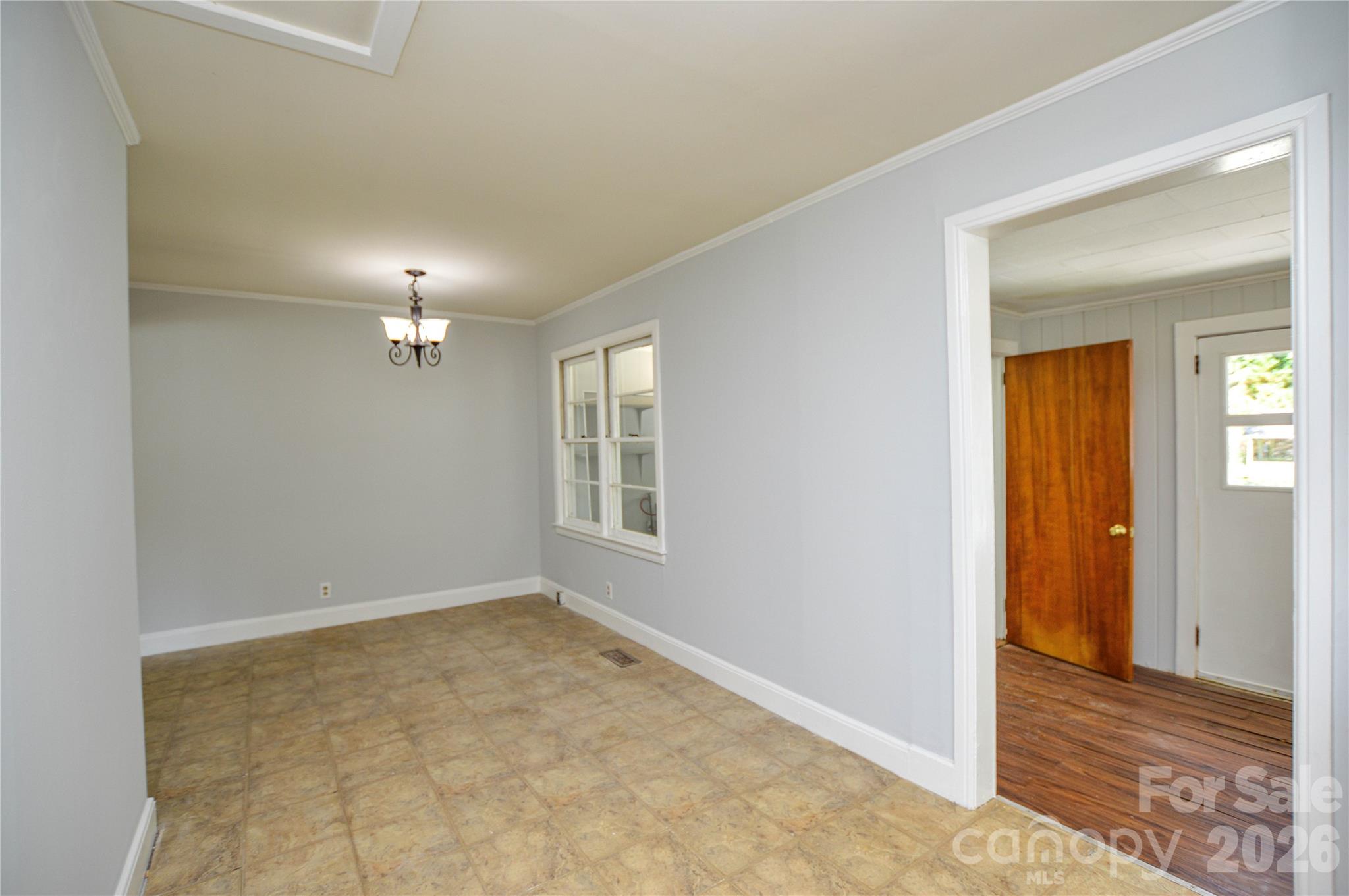 605 Gillsbrook Road — Lancaster