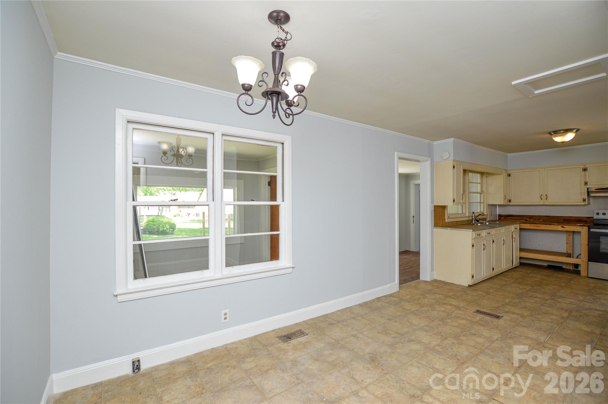 605 Gillsbrook Road — Lancaster