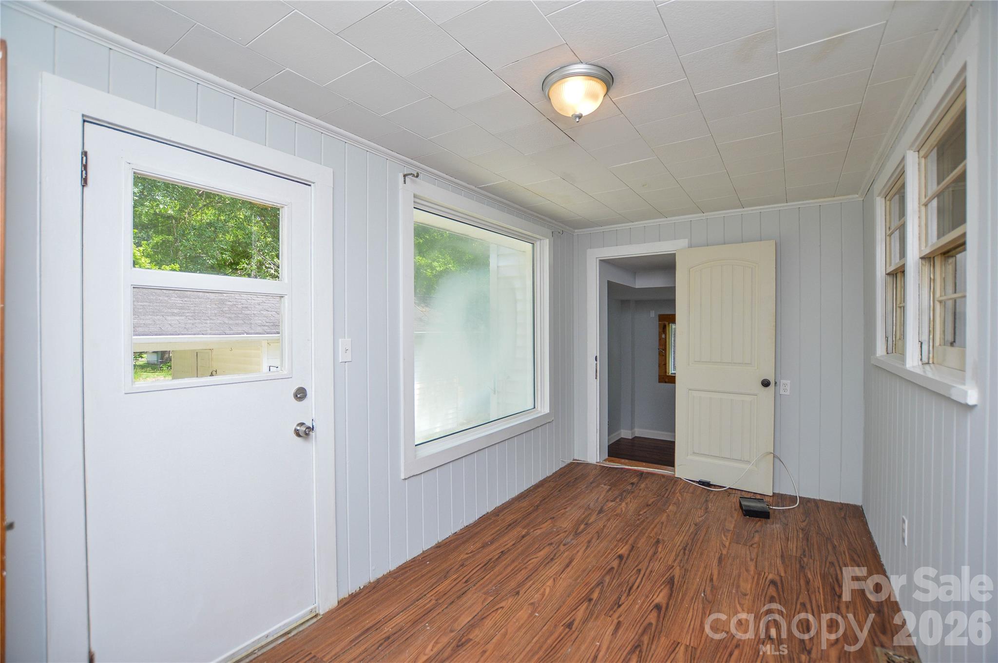 605 Gillsbrook Road — Lancaster