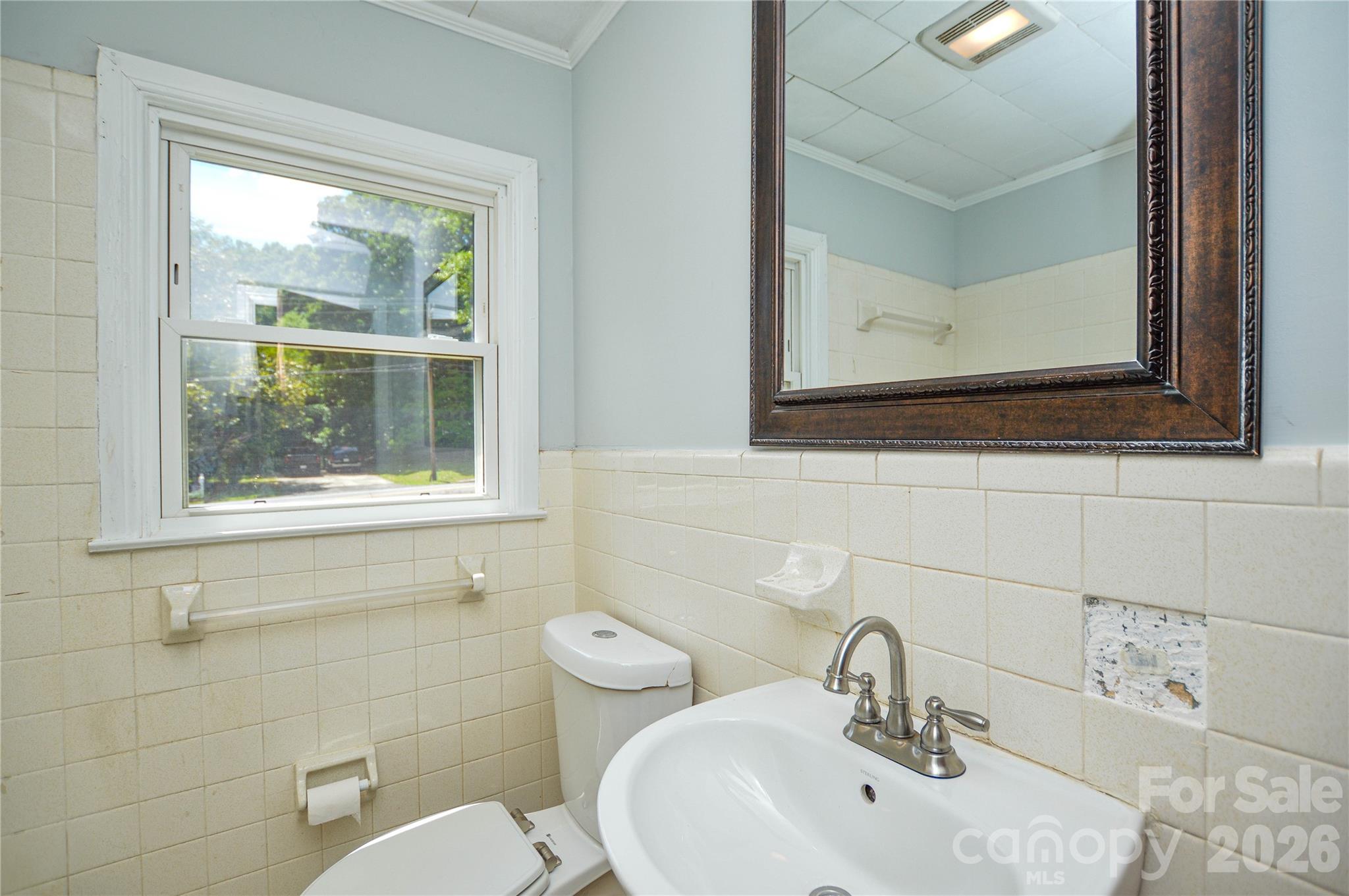 605 Gillsbrook Road — Lancaster