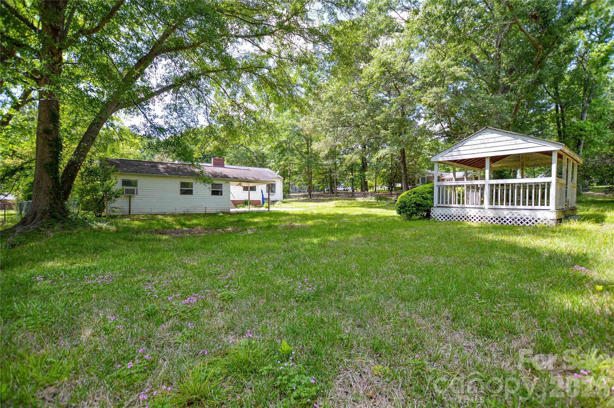 605 Gillsbrook Road — Lancaster