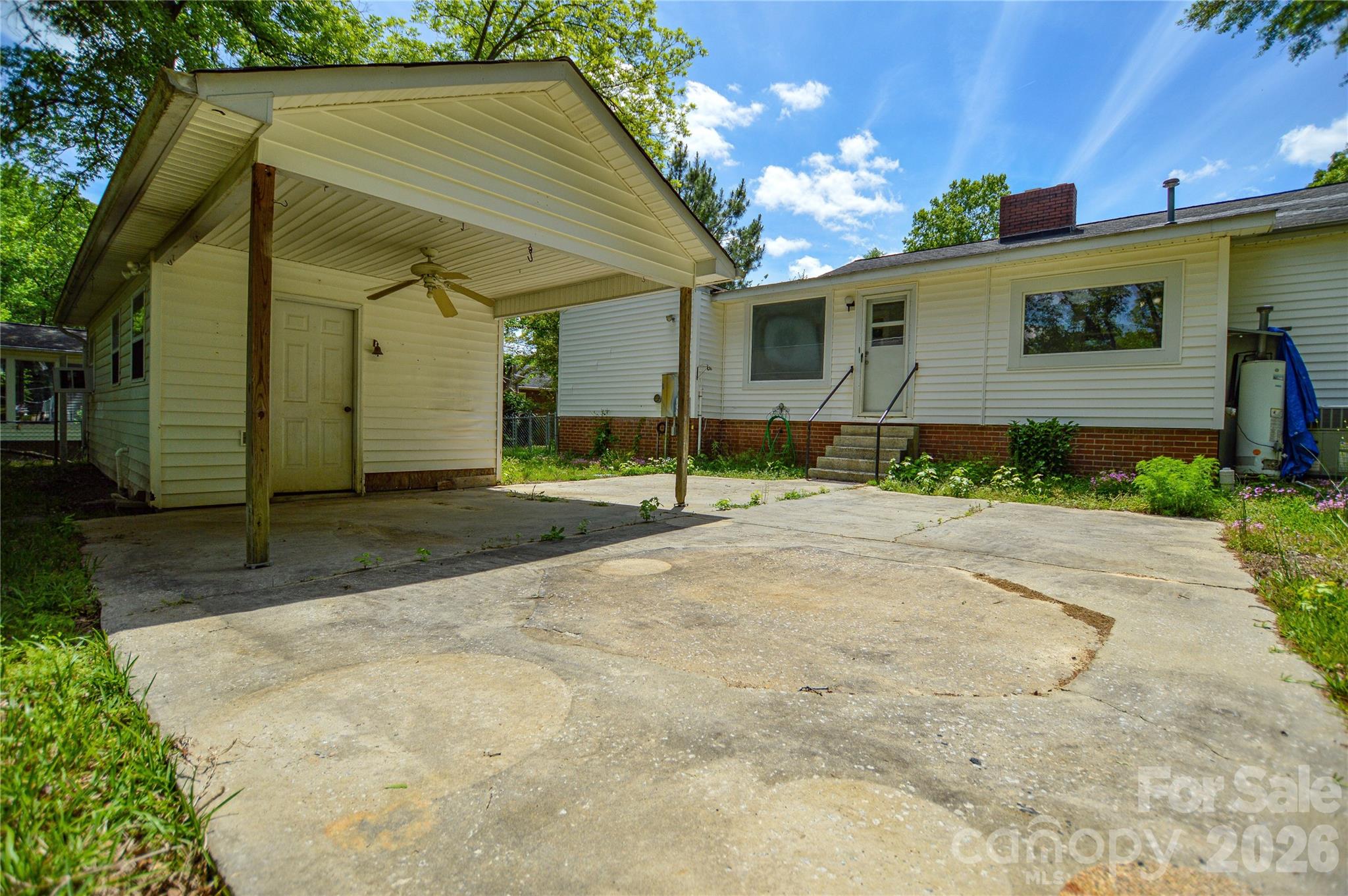 605 Gillsbrook Road — Lancaster