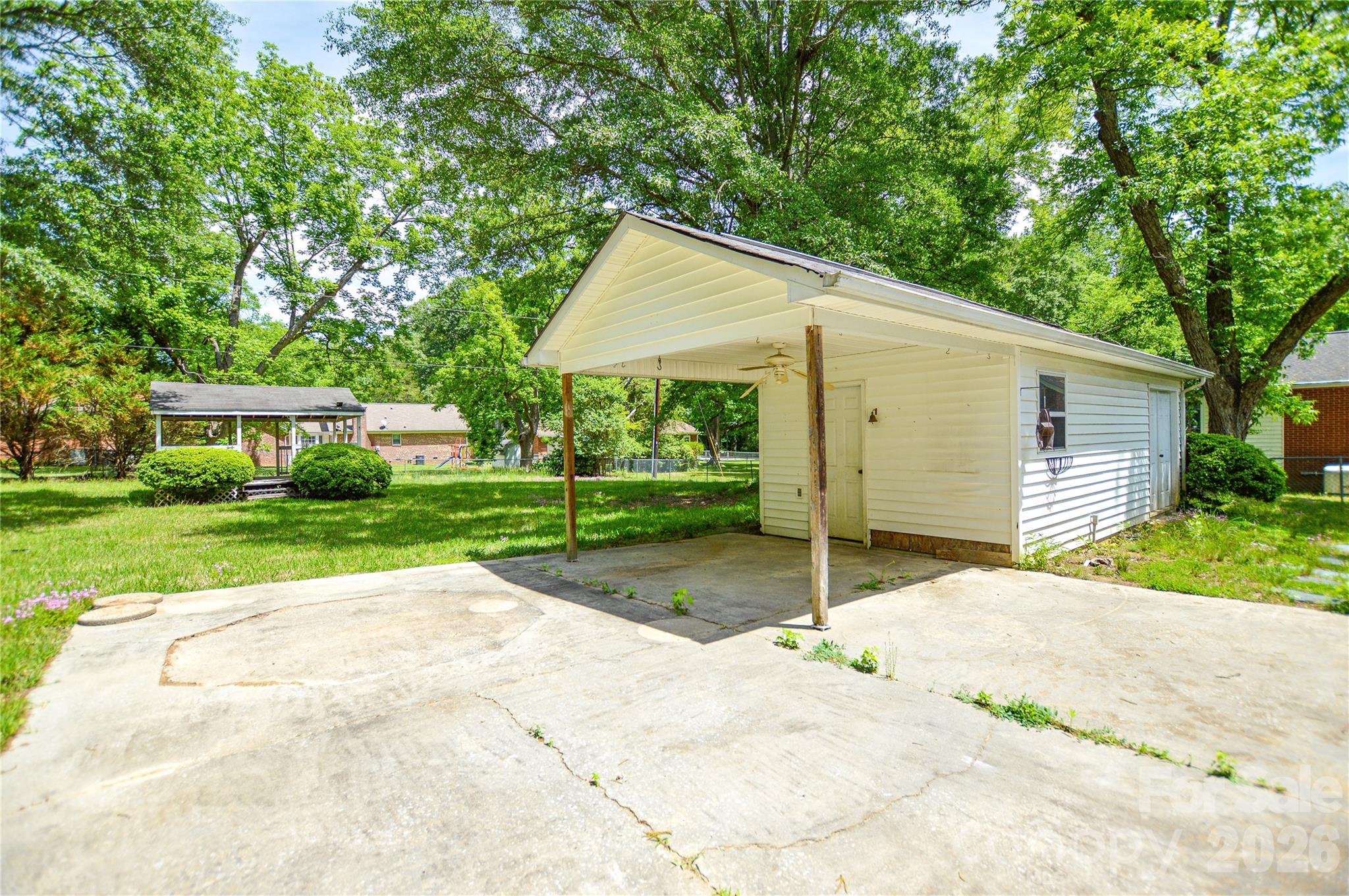 605 Gillsbrook Road — Lancaster
