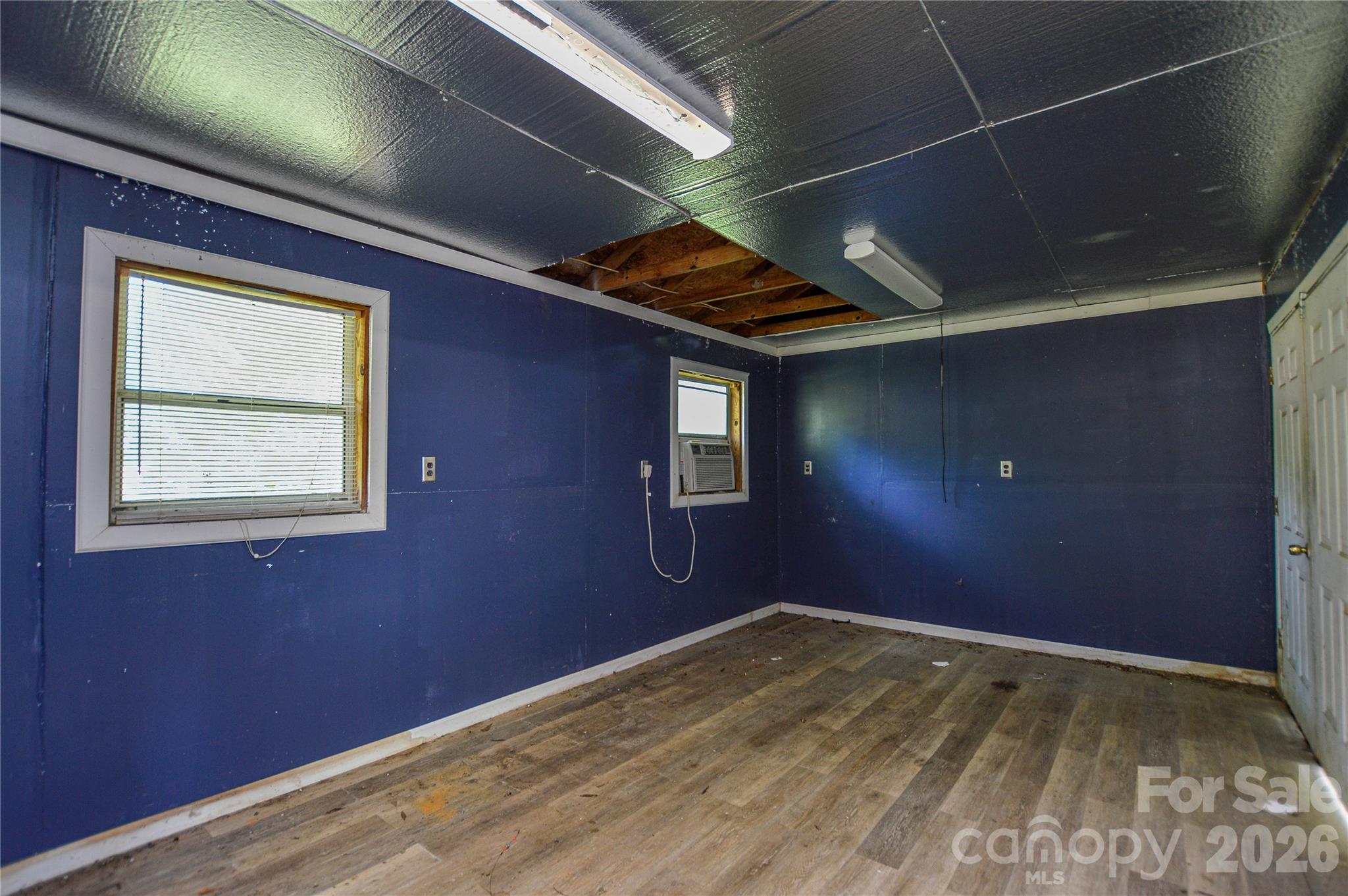 605 Gillsbrook Road — Lancaster