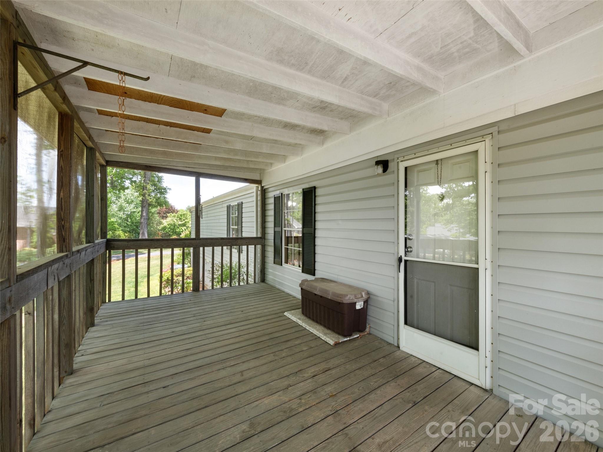 27 Presbyterian Church Road — Mills River