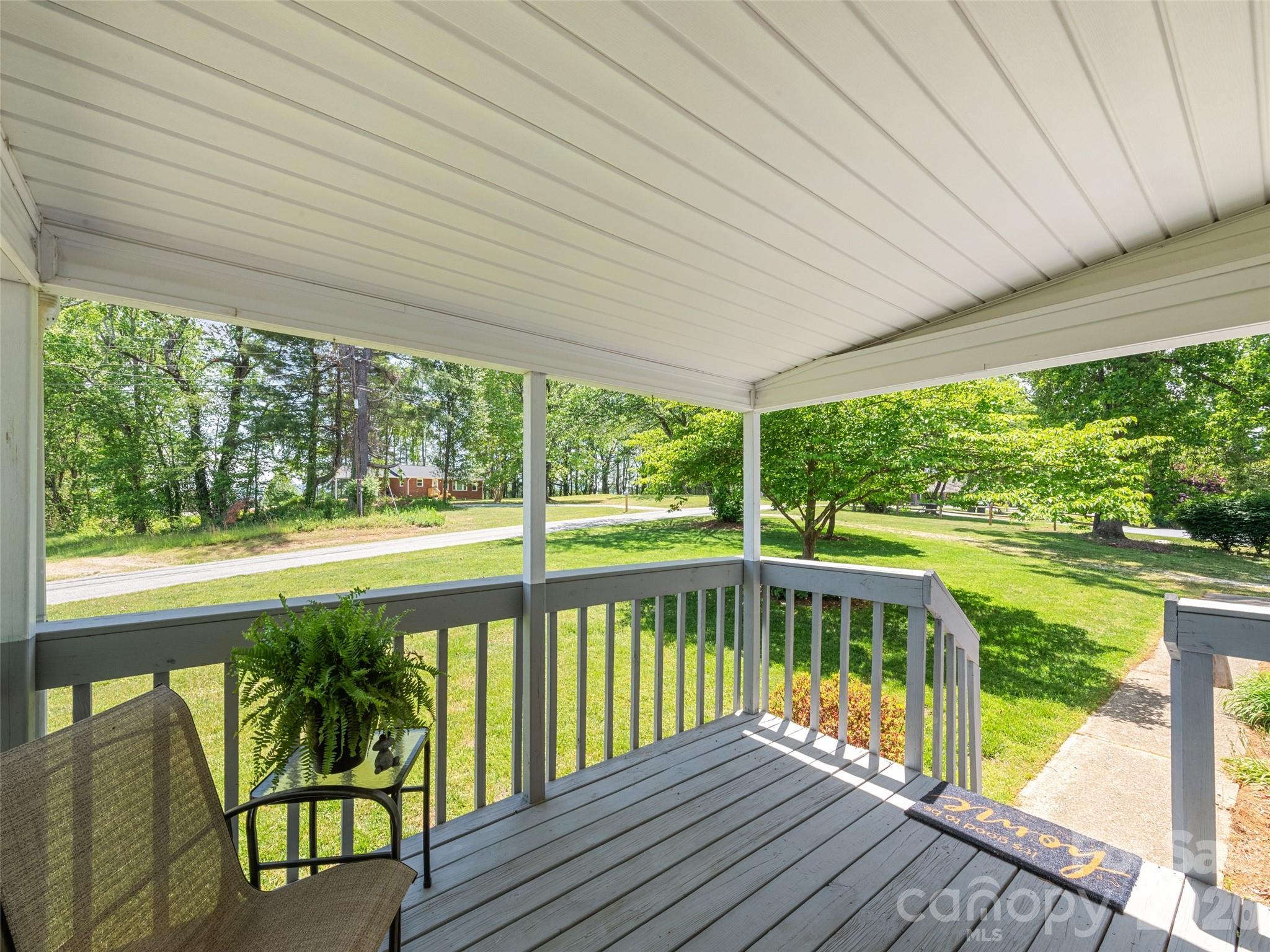 27 Presbyterian Church Road — Mills River