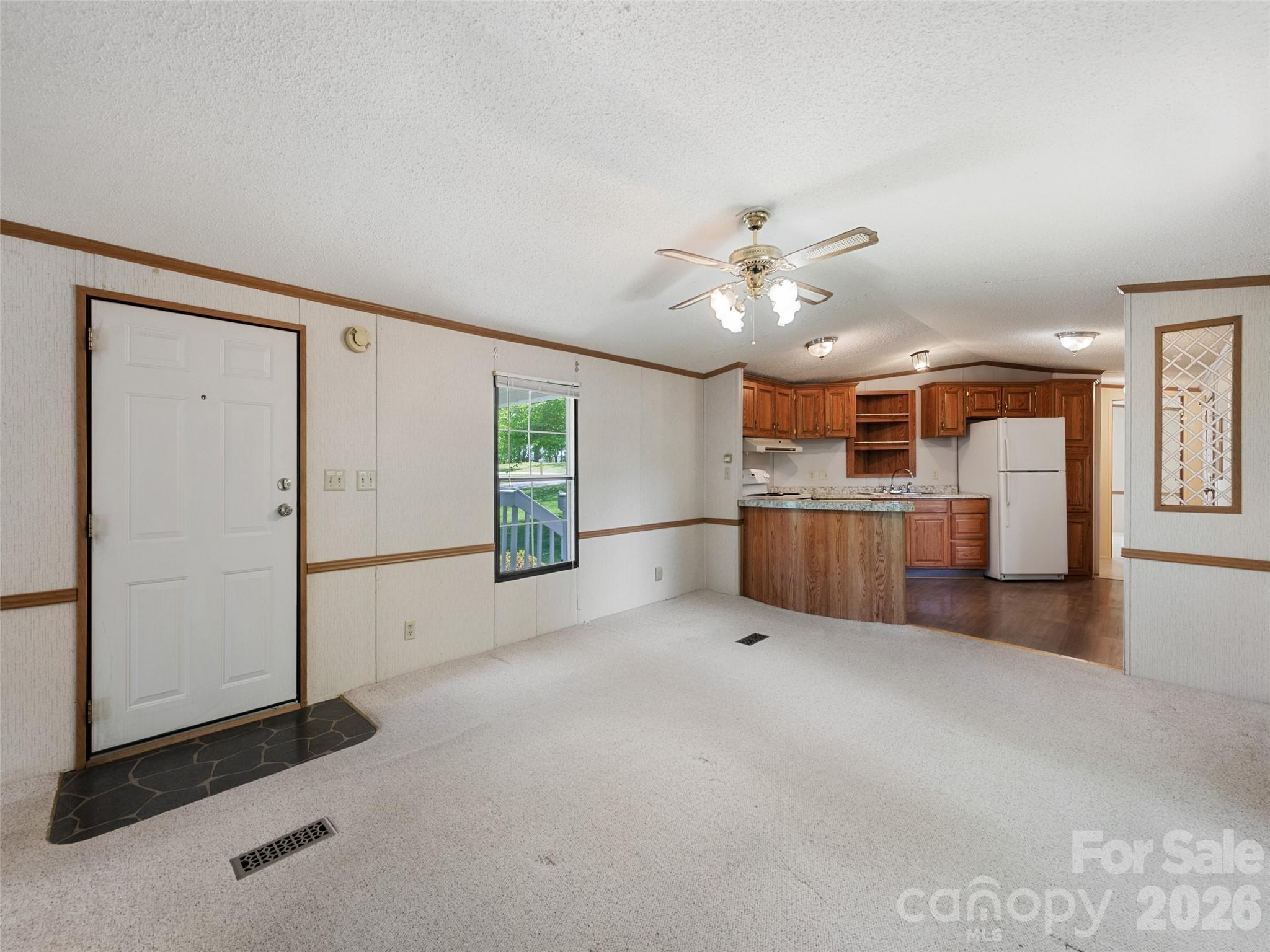 27 Presbyterian Church Road — Mills River