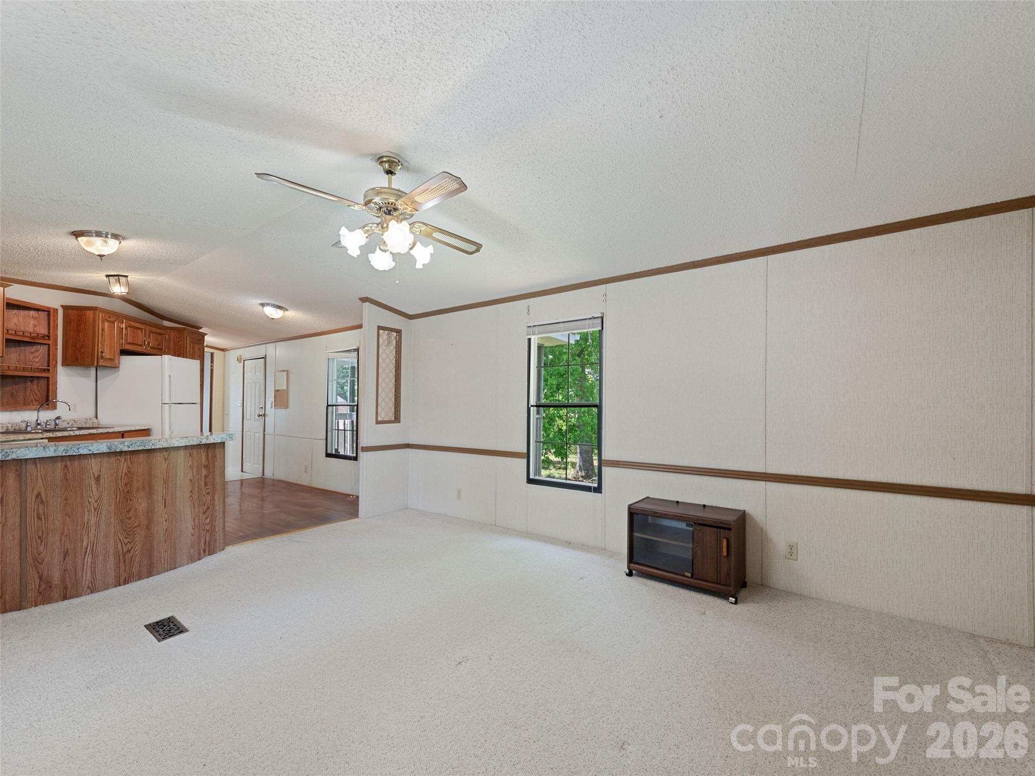 27 Presbyterian Church Road — Mills River