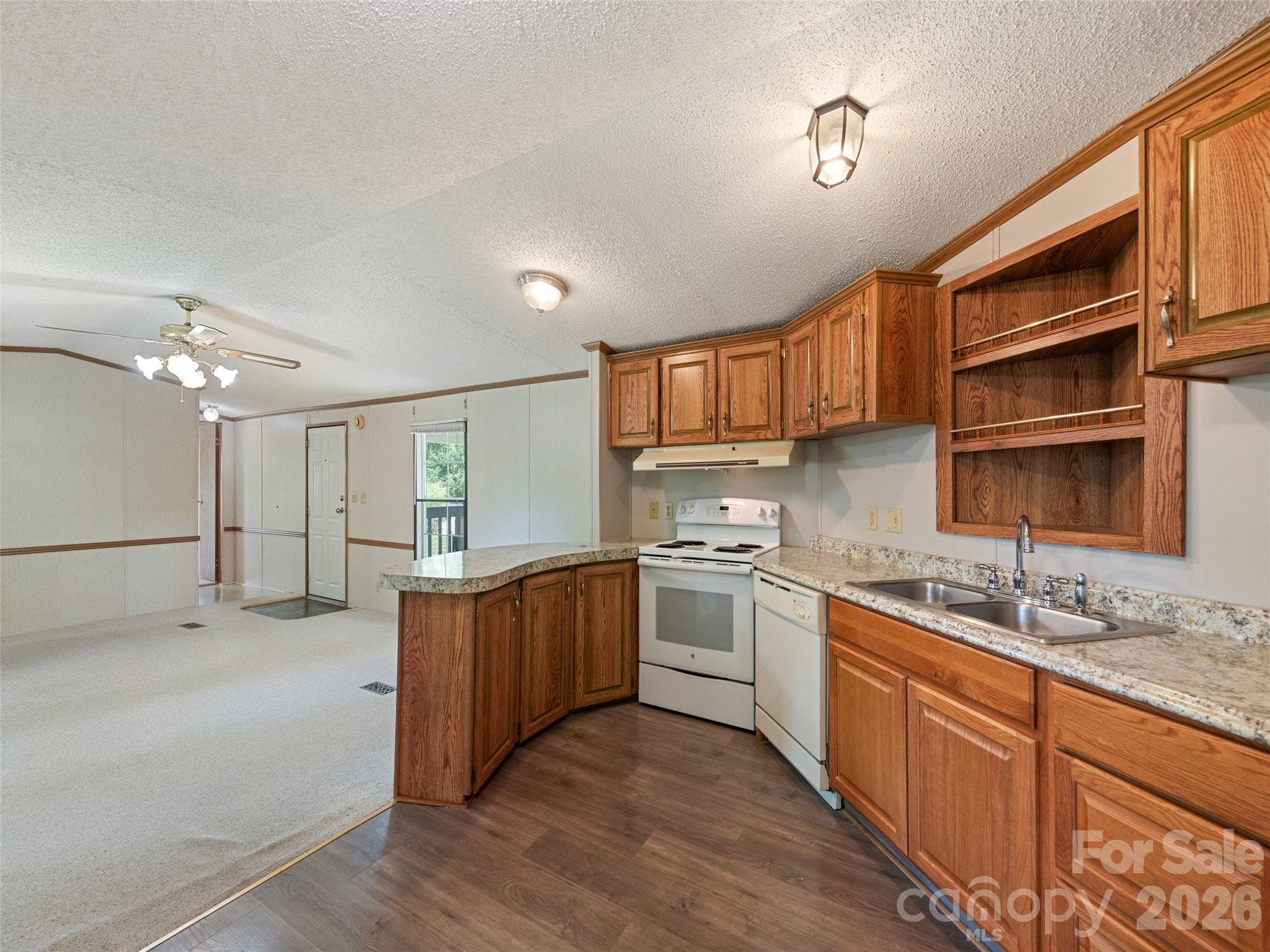 27 Presbyterian Church Road — Mills River