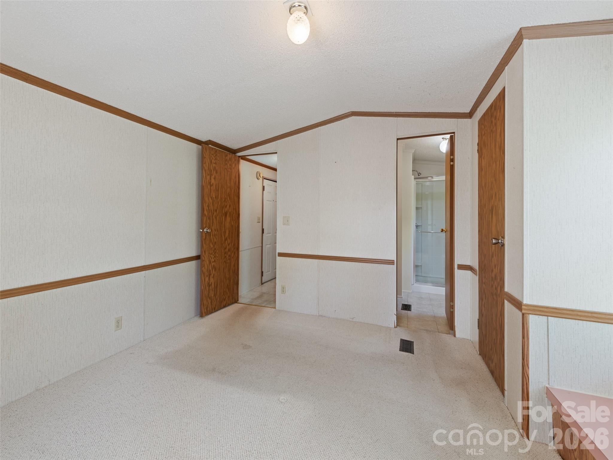27 Presbyterian Church Road — Mills River