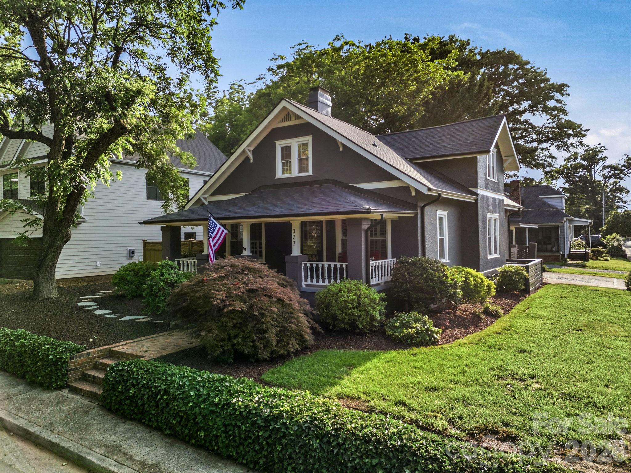 327 Campus Street — Charlotte