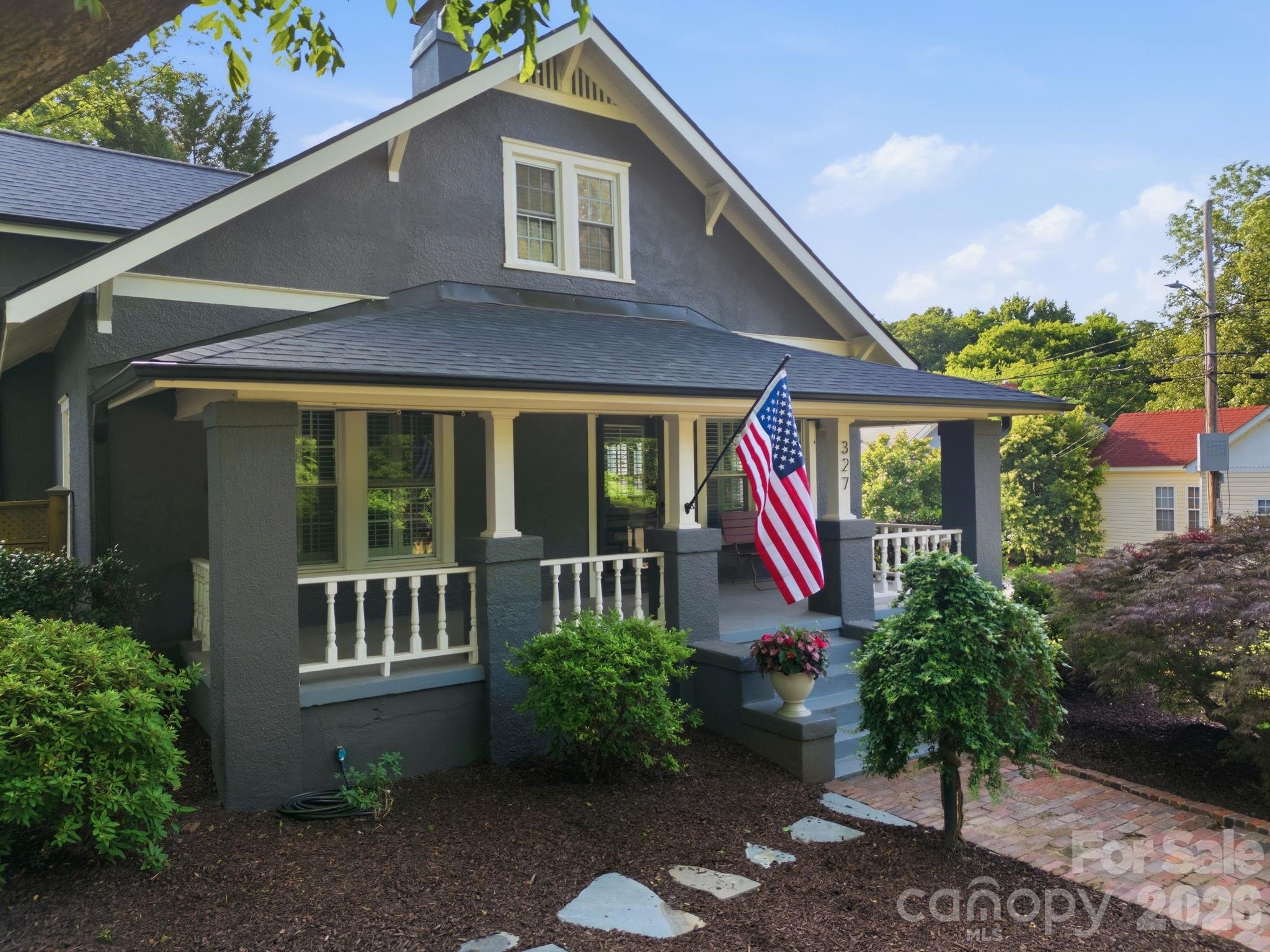327 Campus Street — Charlotte