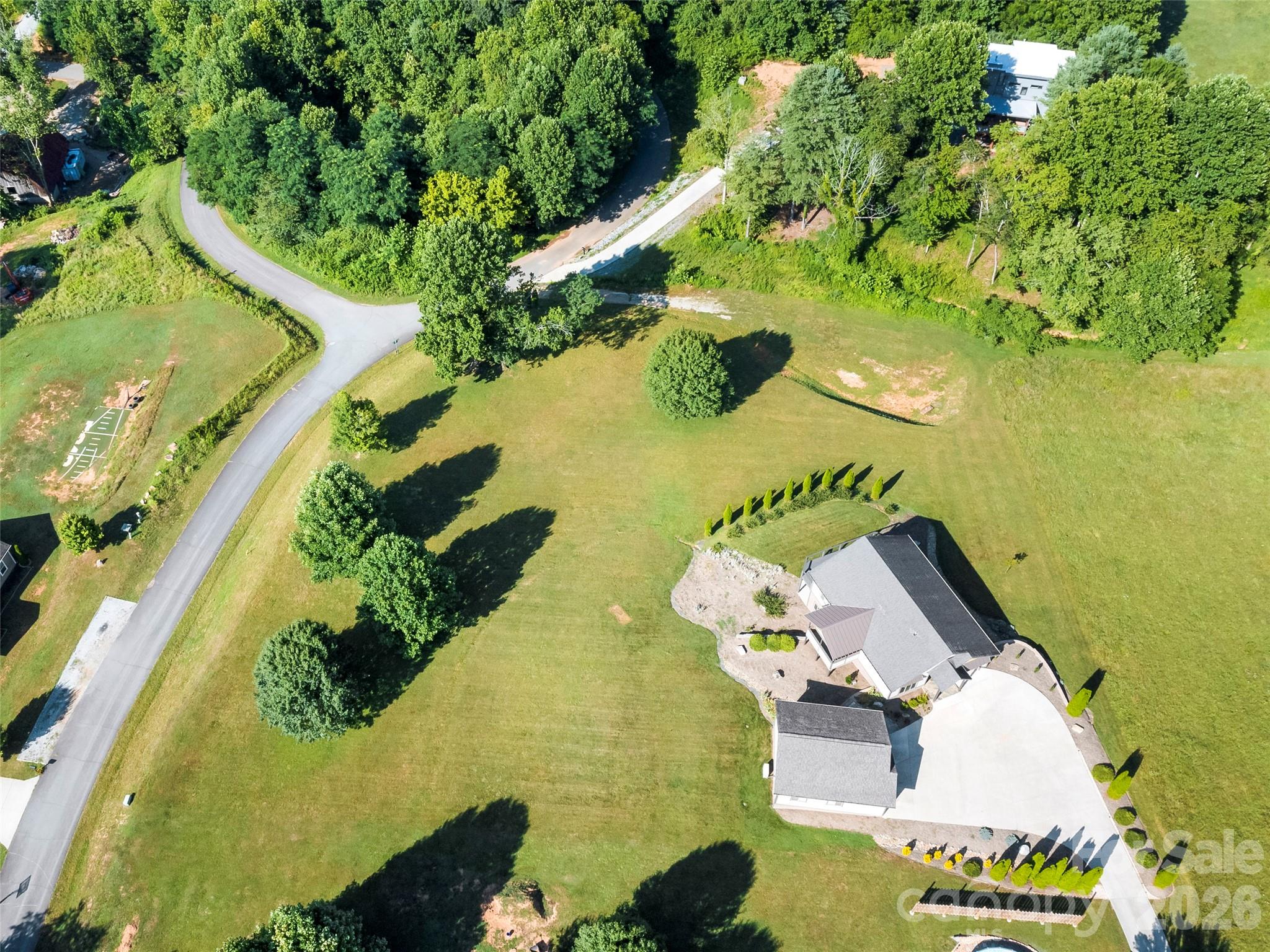141 Round Top Circle — Mills River