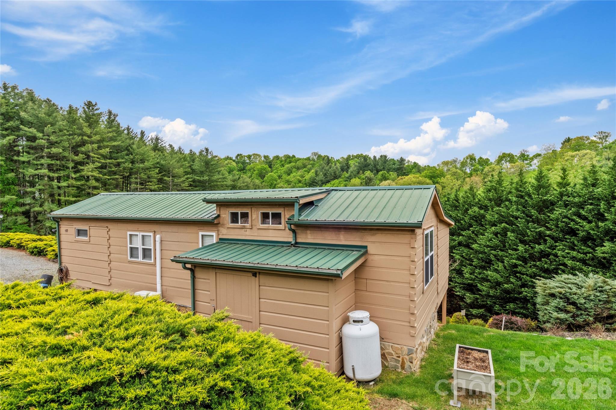 489 Buttons Lane #11 — Sparta