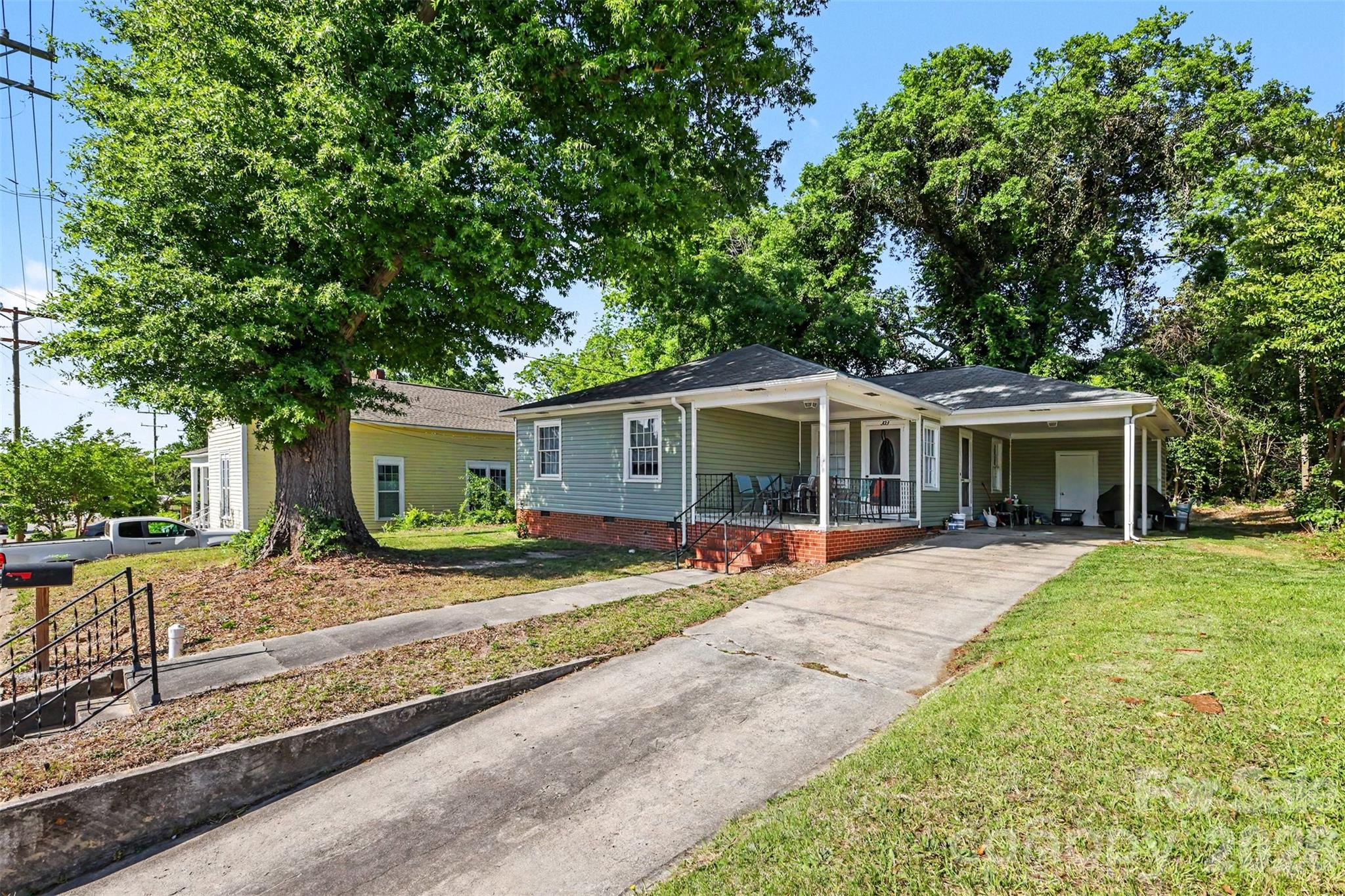 303 N White Street — Lancaster