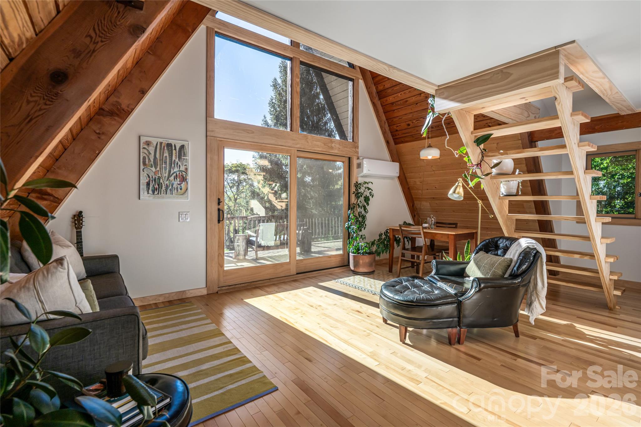 360 Banjo Branch Road — Burnsville