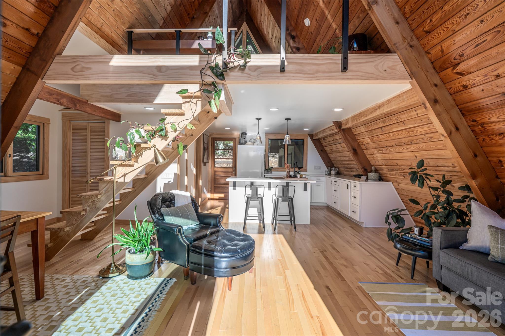 360 Banjo Branch Road — Burnsville