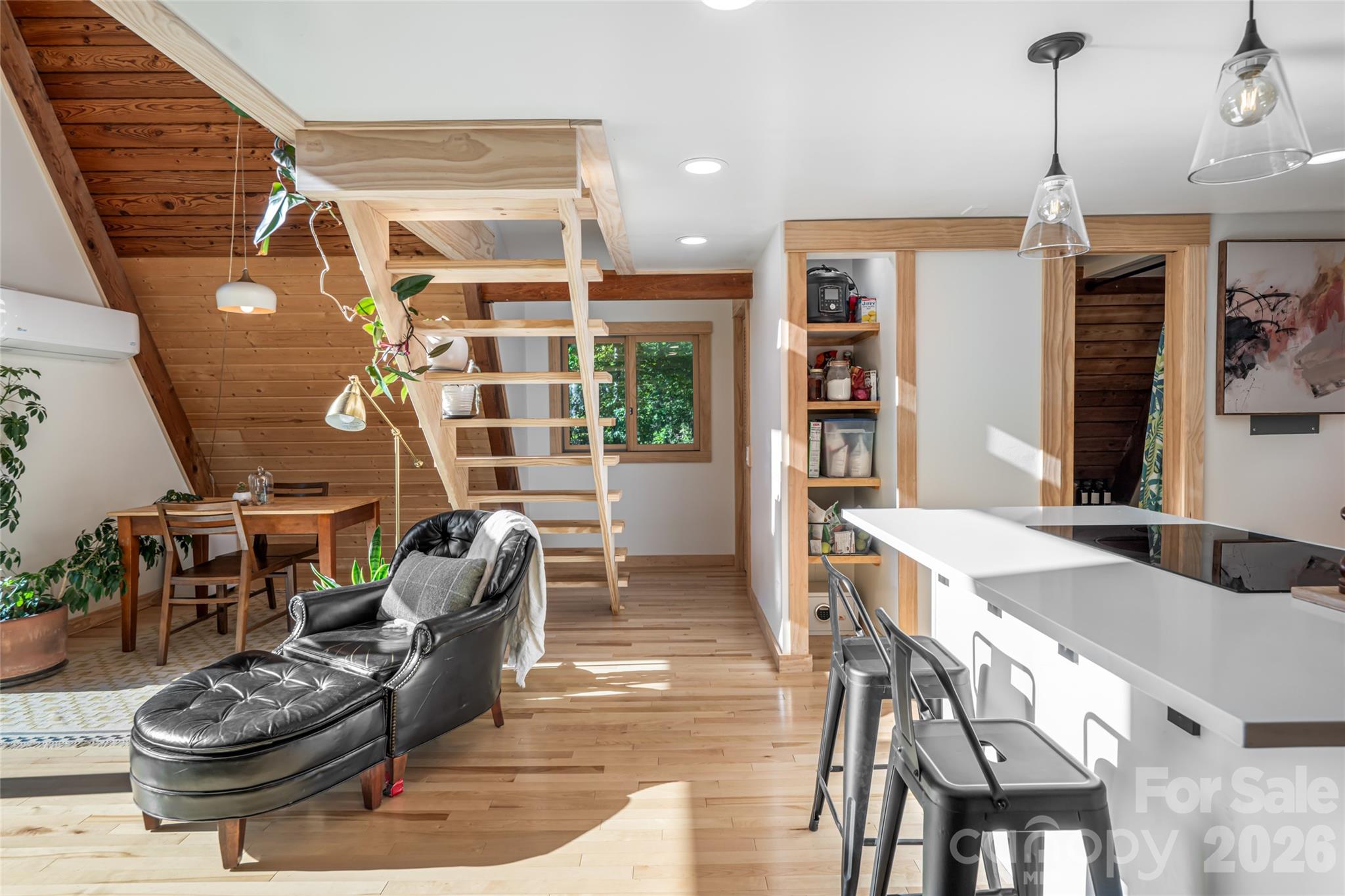 360 Banjo Branch Road — Burnsville