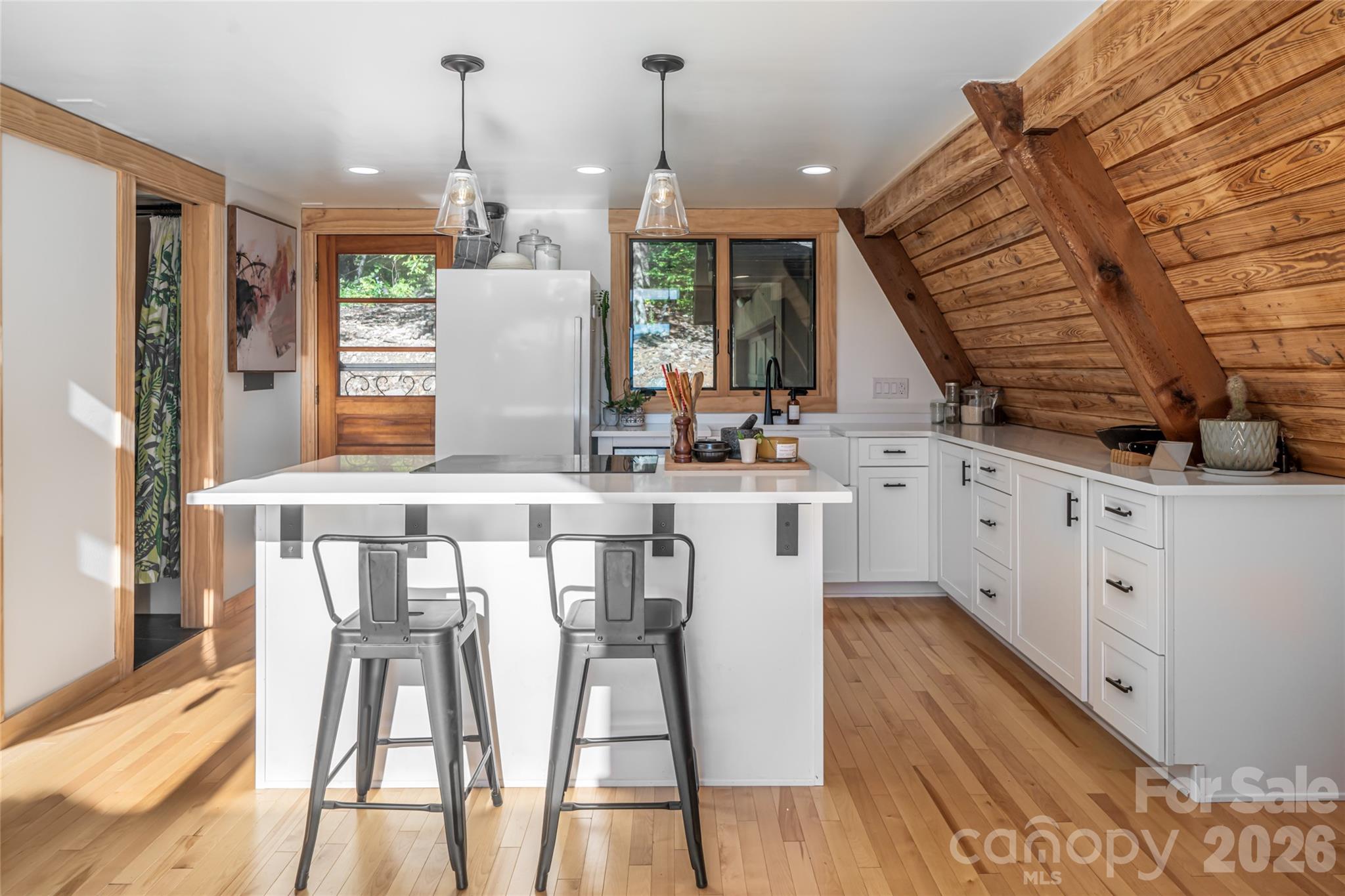 360 Banjo Branch Road — Burnsville
